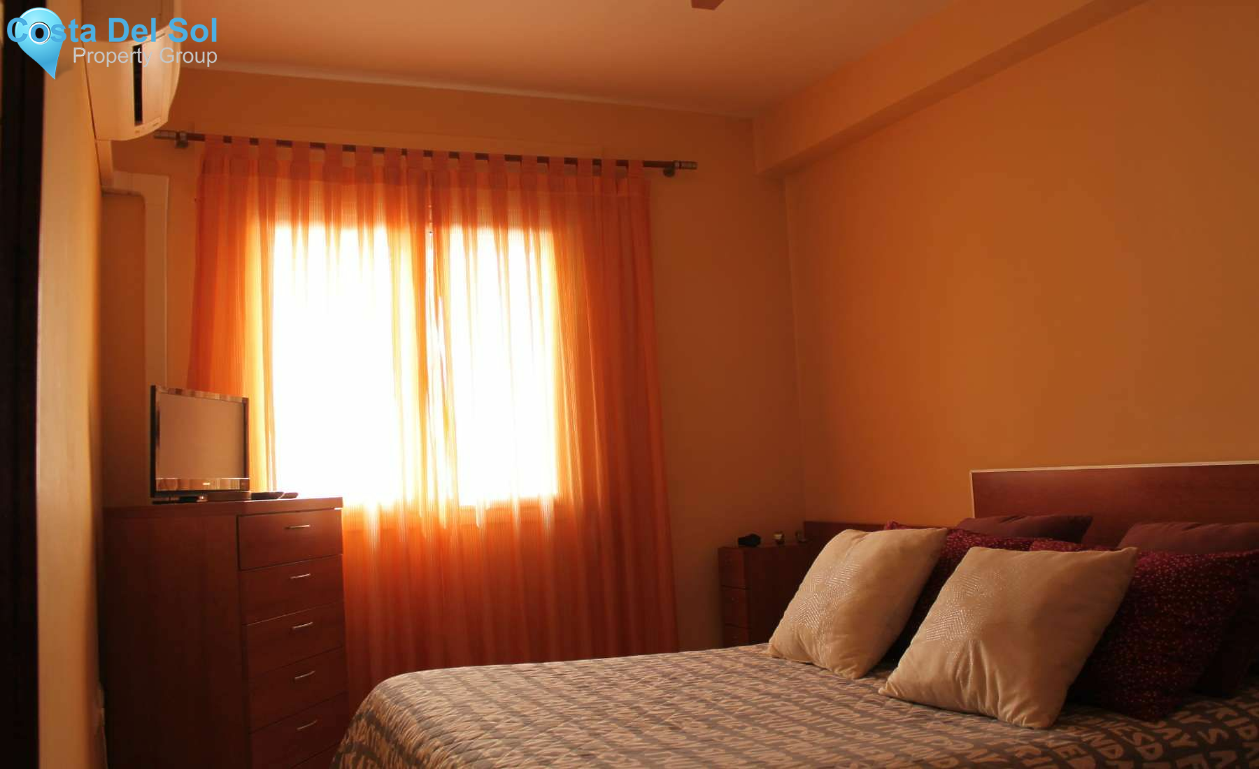 Middle Floor Apartment in Málaga-1535687