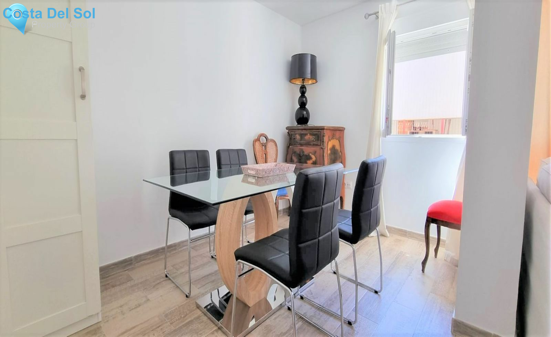 Middle Floor Apartment in Málaga-1548879