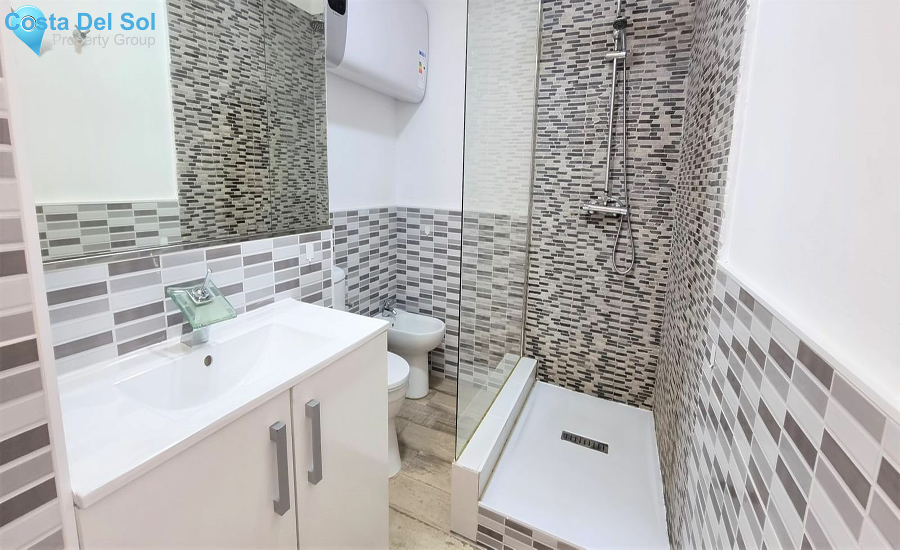 Middle Floor Apartment in Málaga-1548887