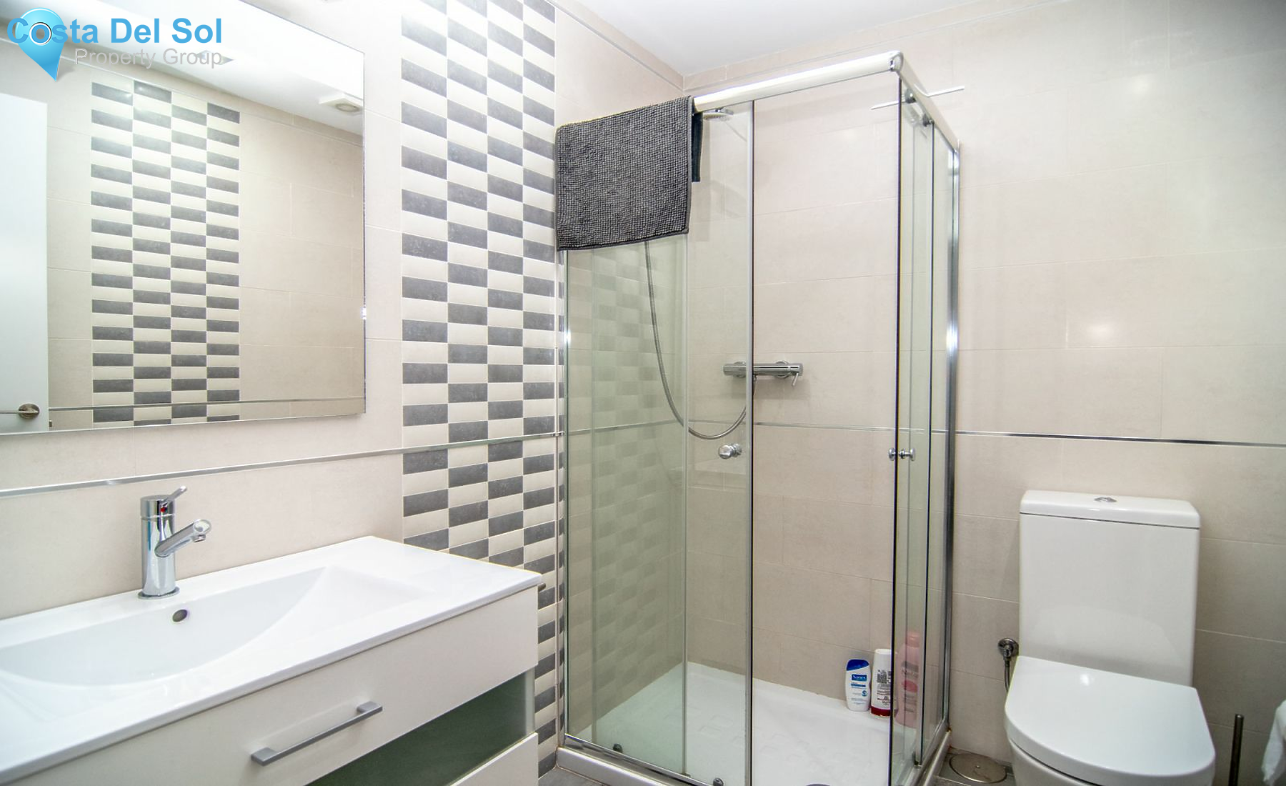 Middle Floor Apartment in Nerja-1224213