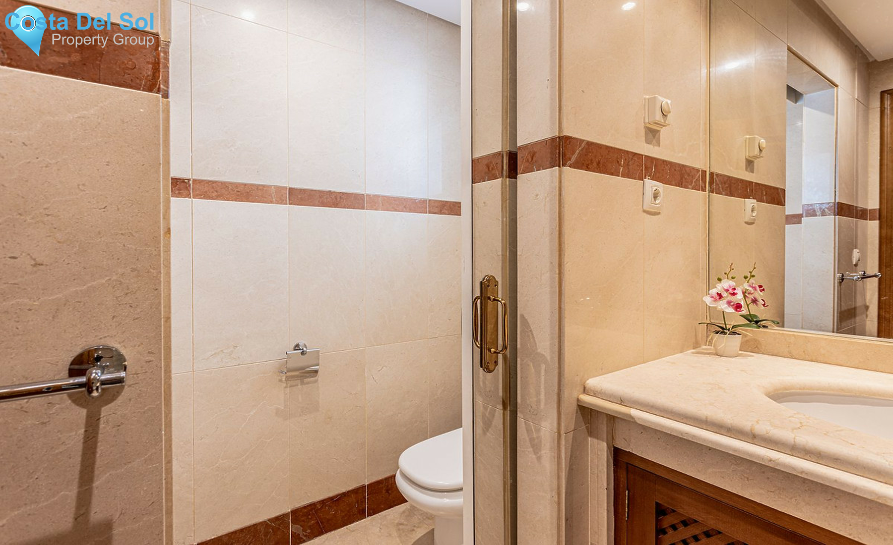 Middle Floor Apartment in New Golden Mile-1271473