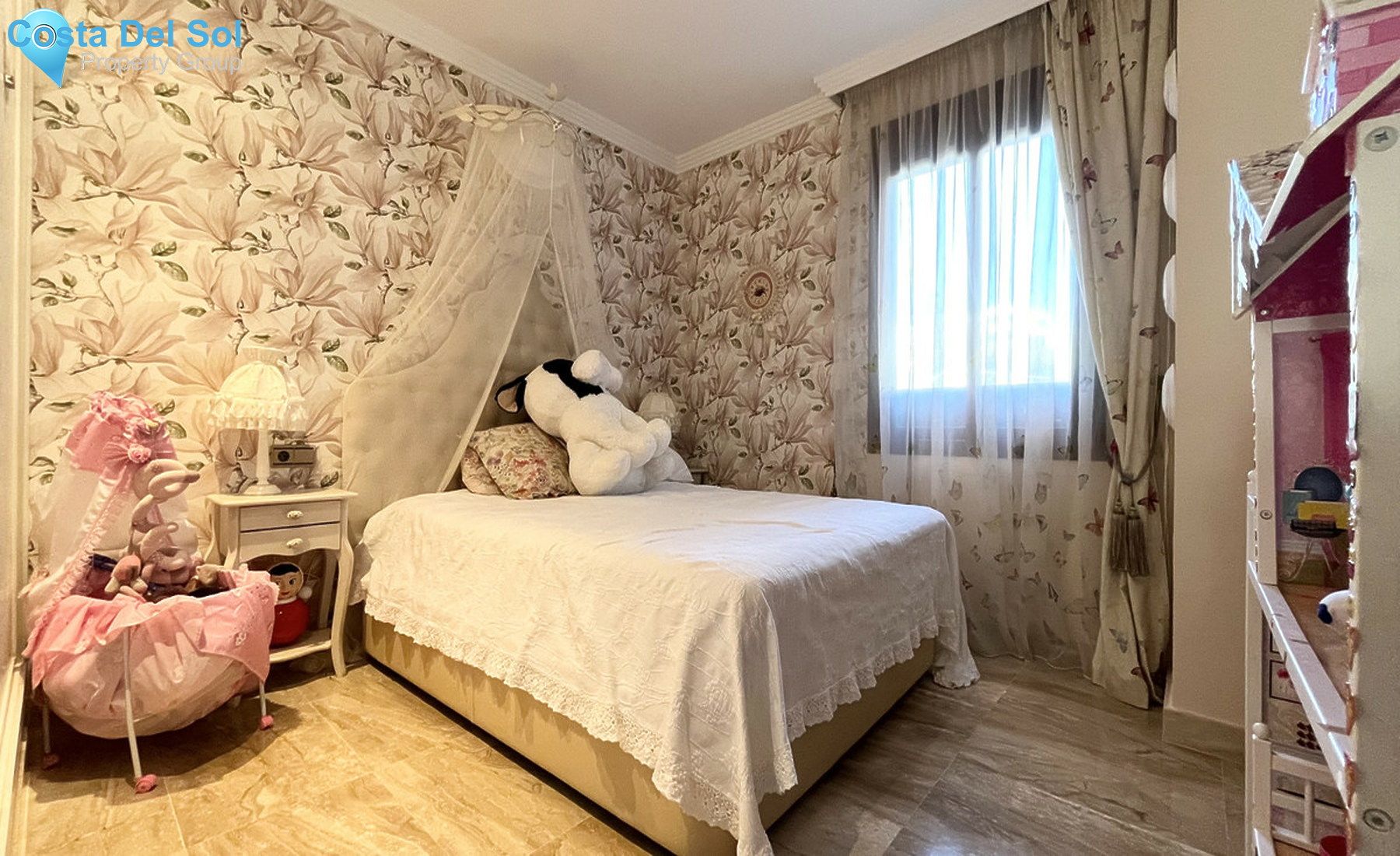 Middle Floor Apartment in New Golden Mile-1283850