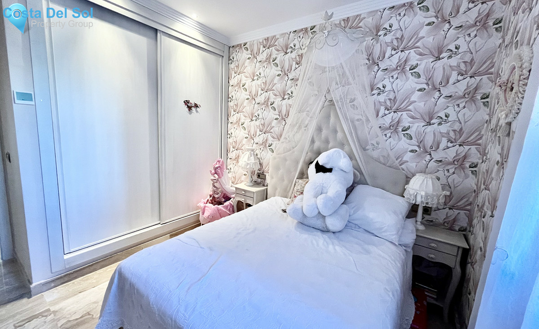 Middle Floor Apartment in New Golden Mile-1283851