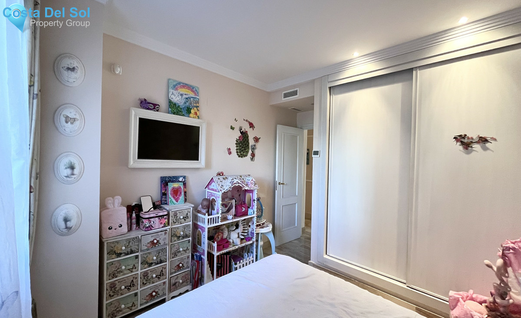 Middle Floor Apartment in New Golden Mile-1283852