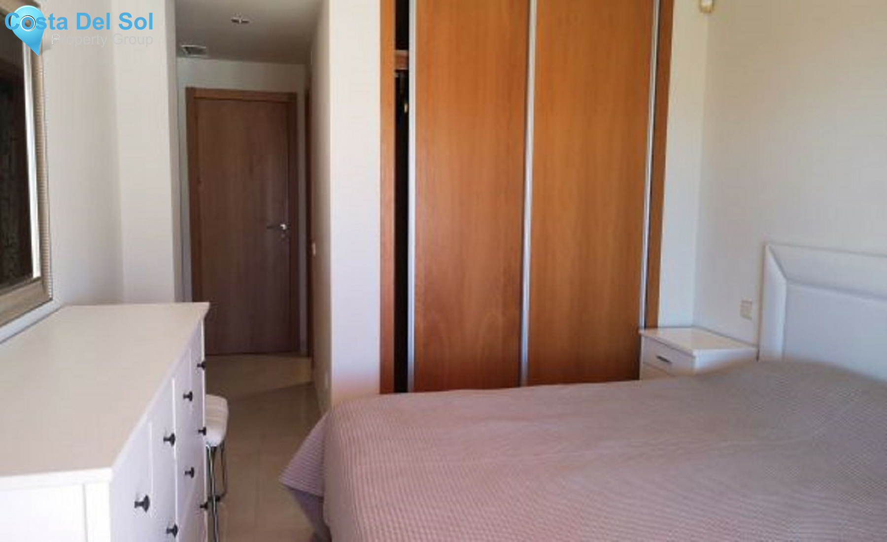 Middle Floor Apartment in New Golden Mile-1291734