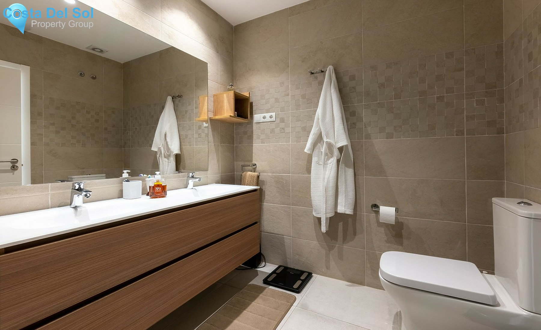 Middle Floor Apartment in New Golden Mile-1540332