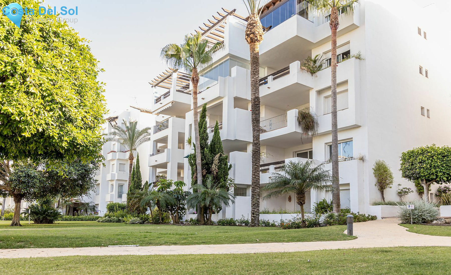 Middle Floor Apartment in New Golden Mile