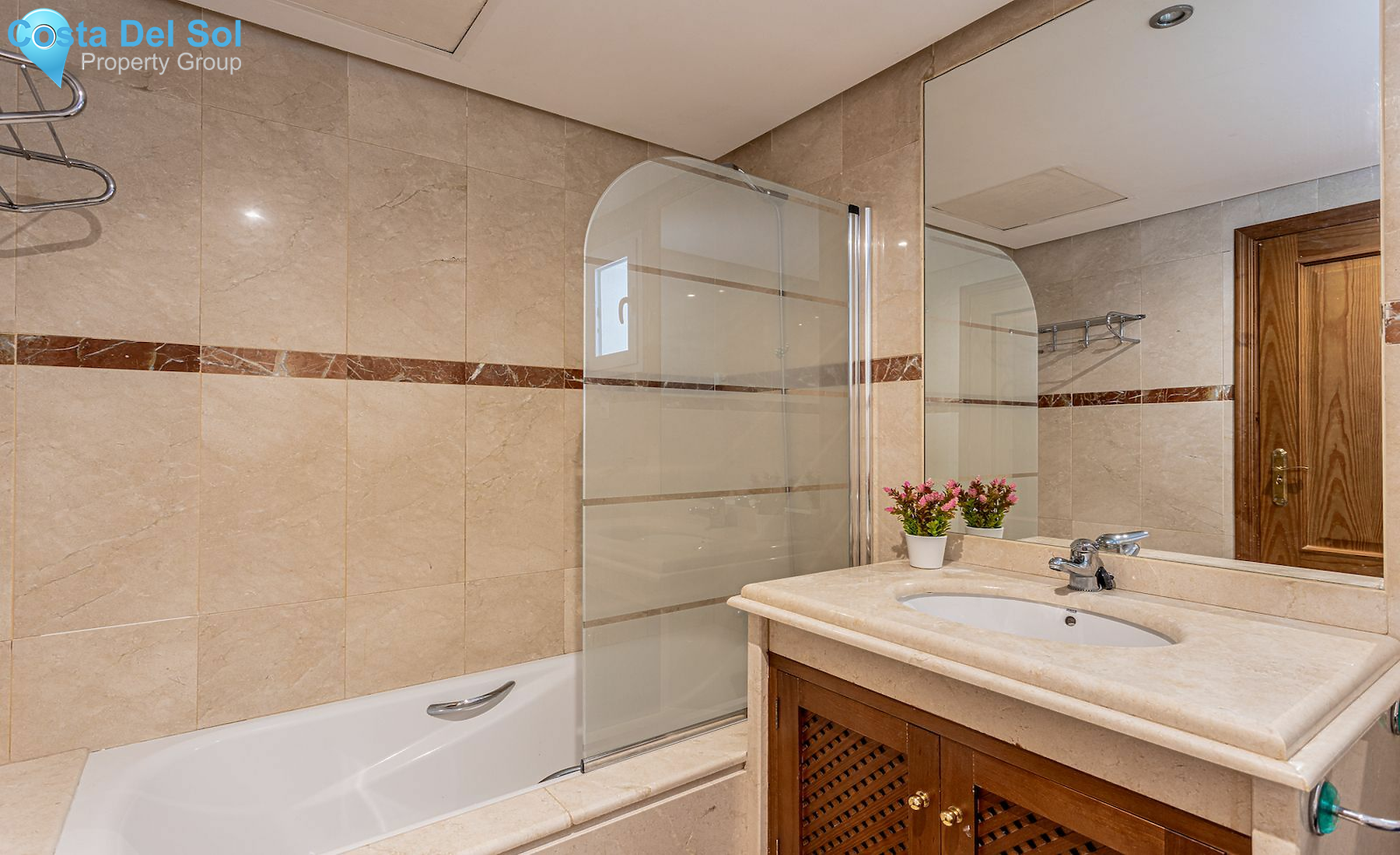 Middle Floor Apartment in New Golden Mile-1135338