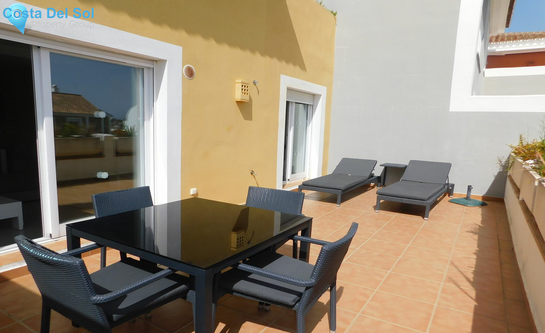 Middle Floor Apartment in New Golden Mile-1157881