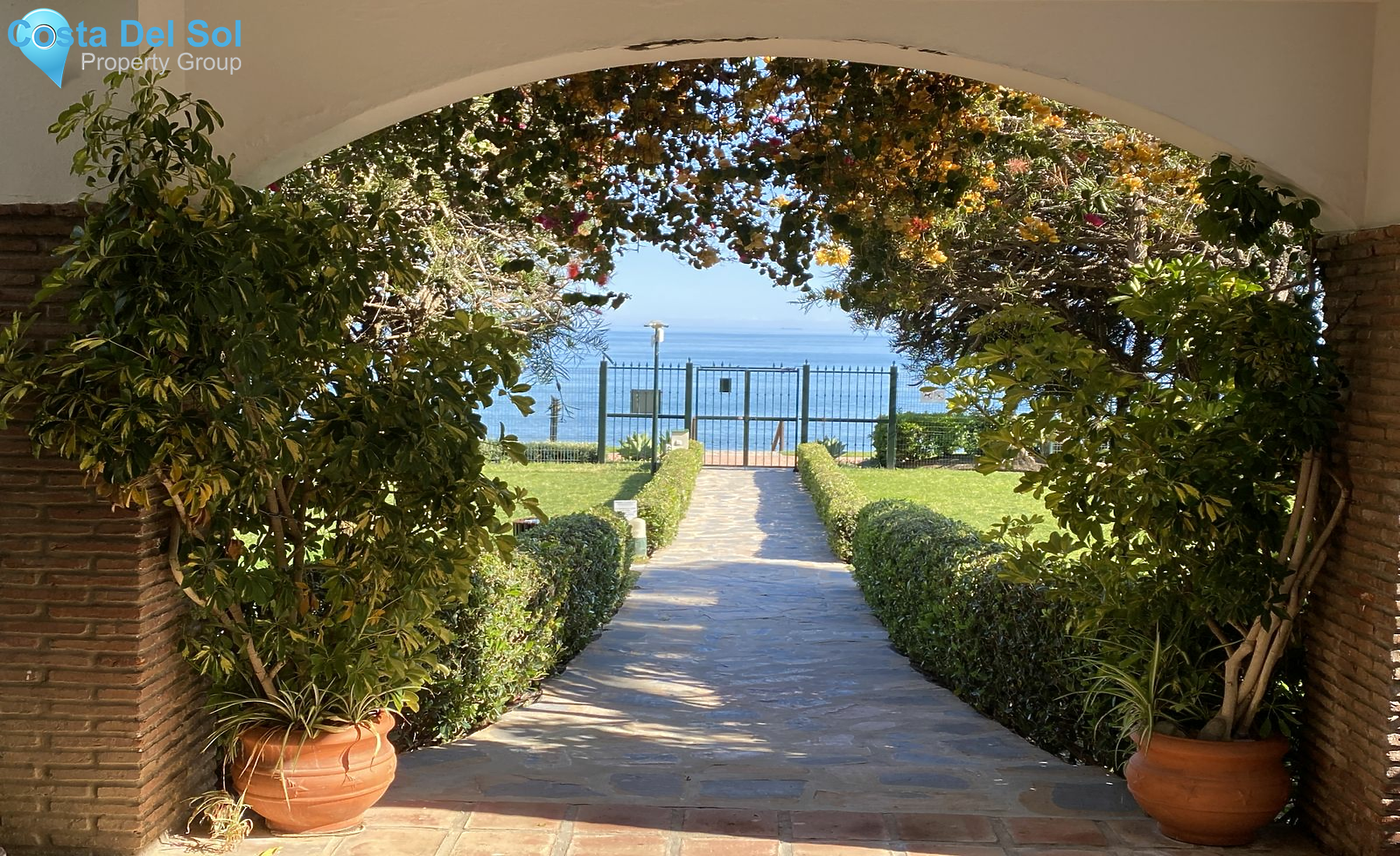 Middle Floor Apartment in New Golden Mile-1163333