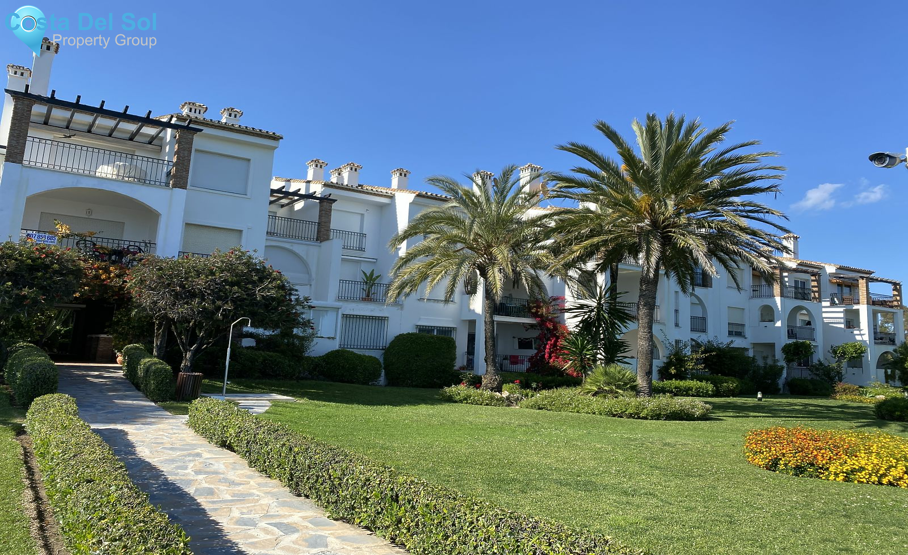 Middle Floor Apartment in New Golden Mile-1163340