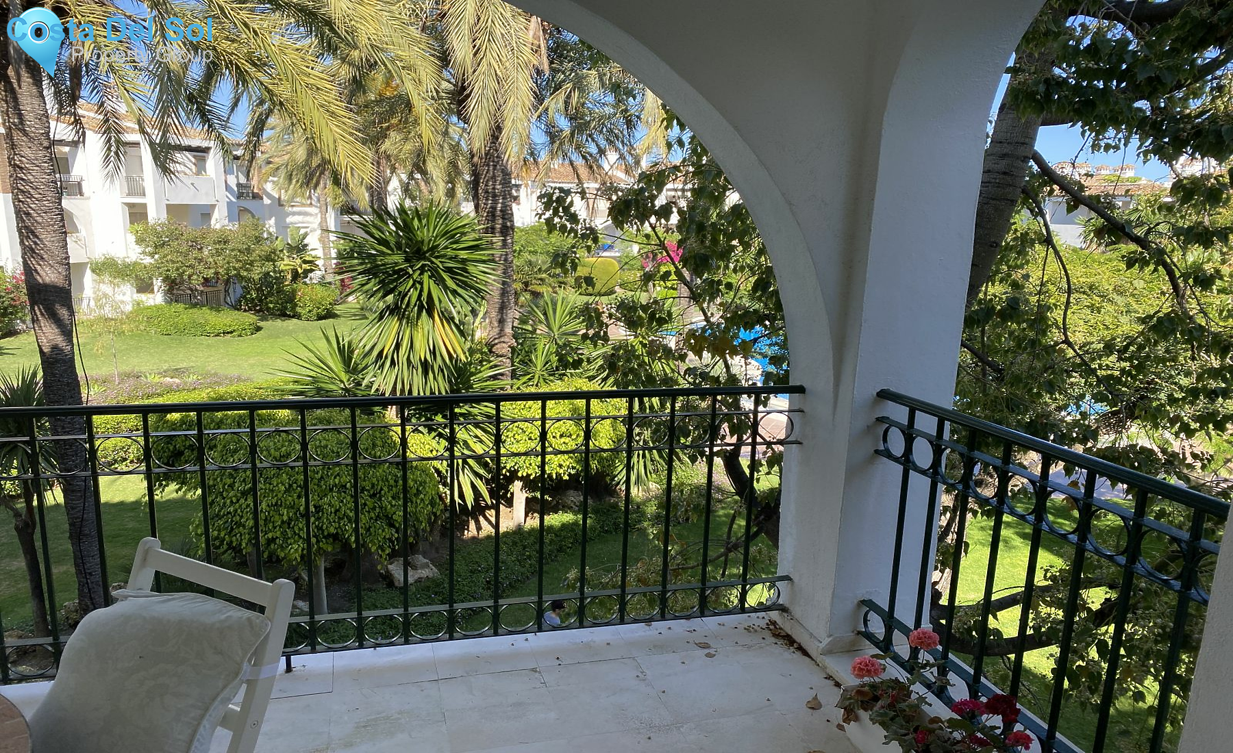 Middle Floor Apartment in New Golden Mile-1163331