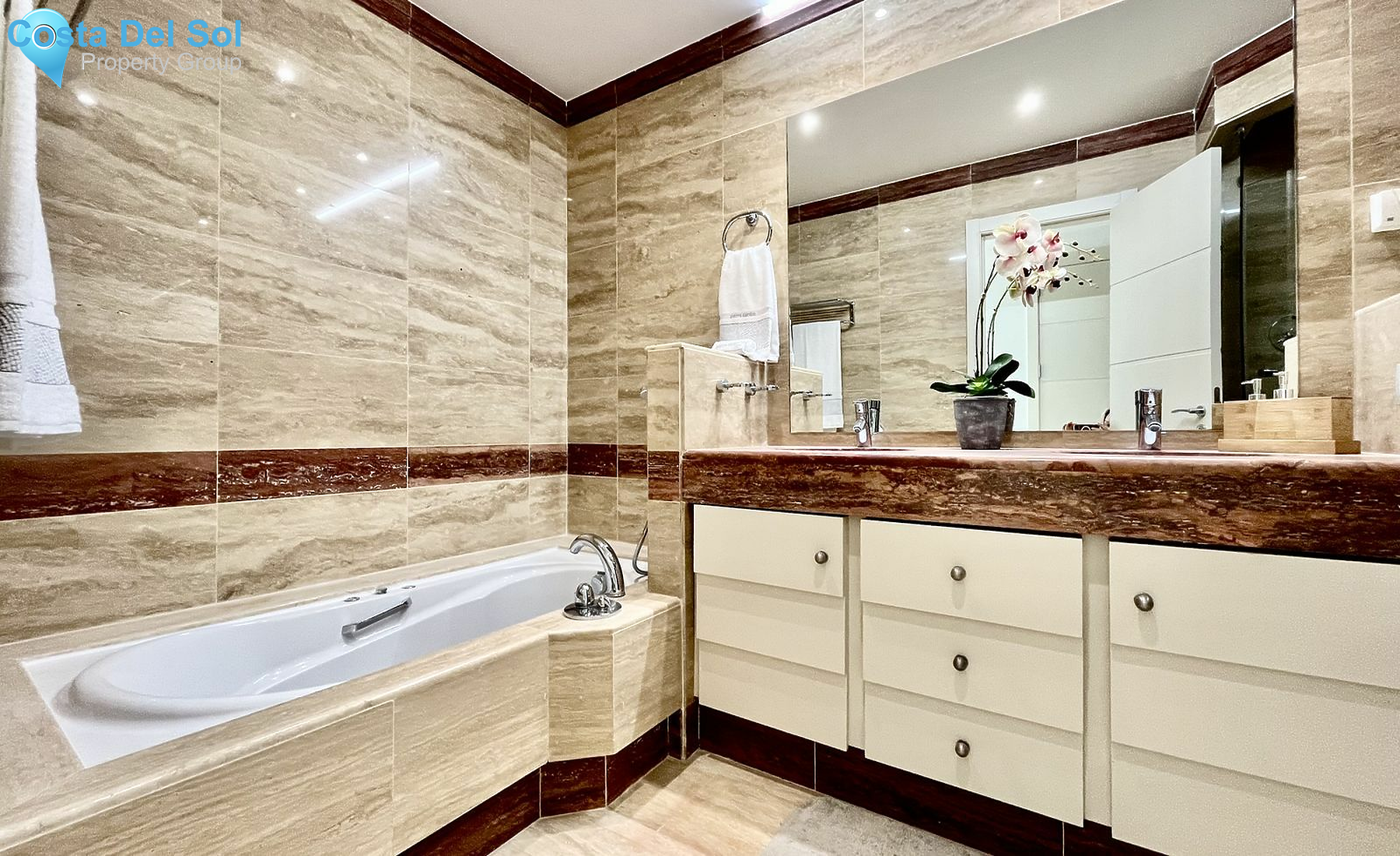 Middle Floor Apartment in New Golden Mile-1180447