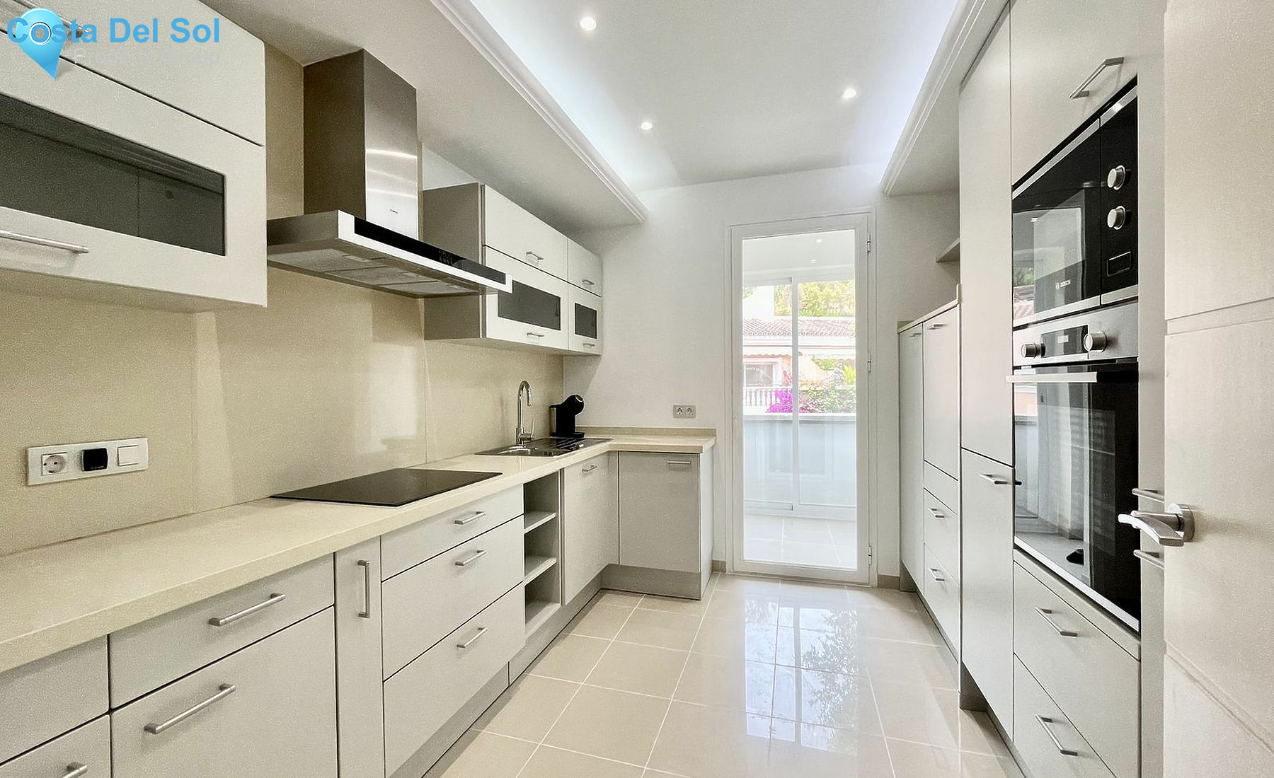 Middle Floor Apartment in New Golden Mile-1180432