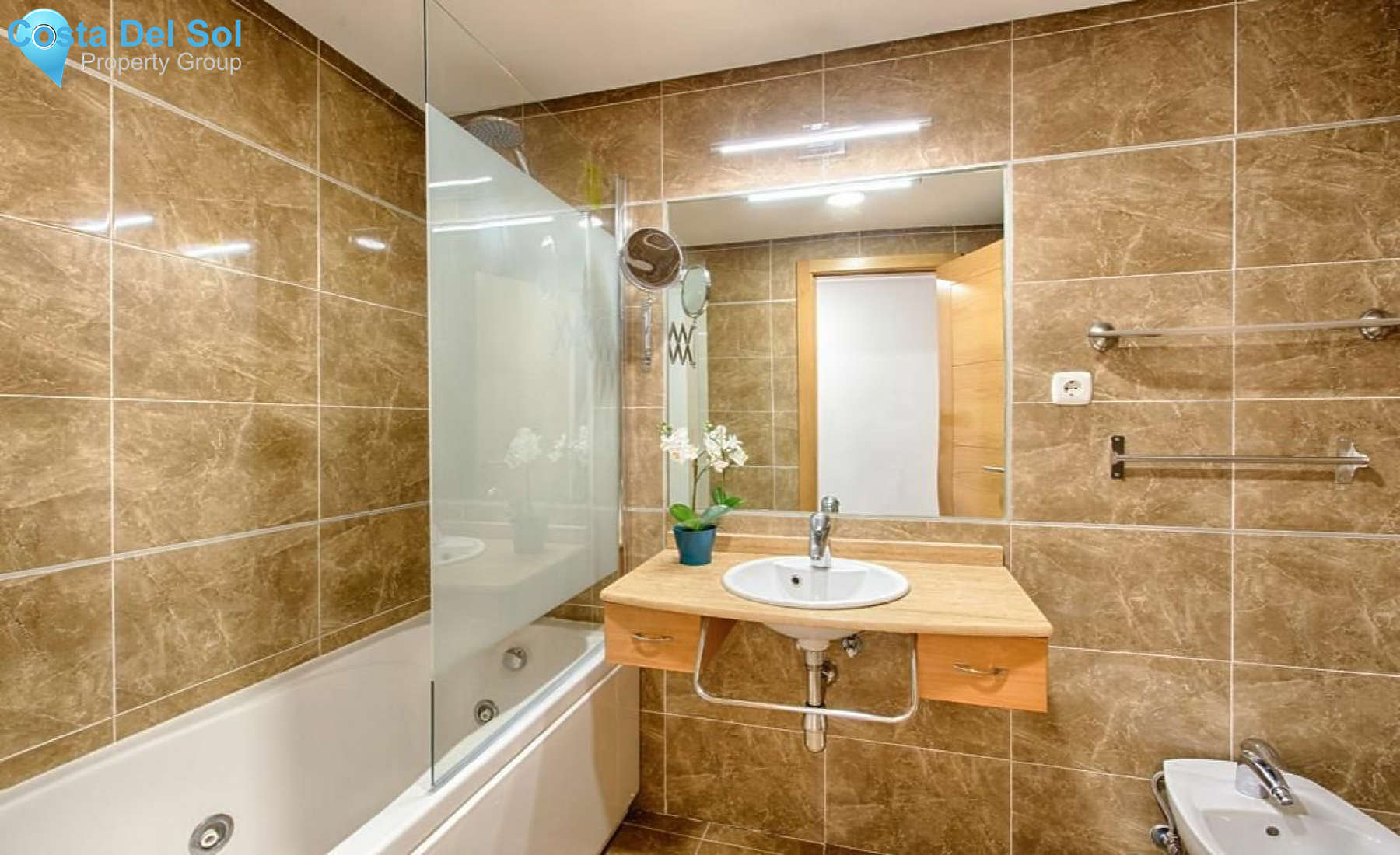 Middle Floor Apartment in New Golden Mile-1184663