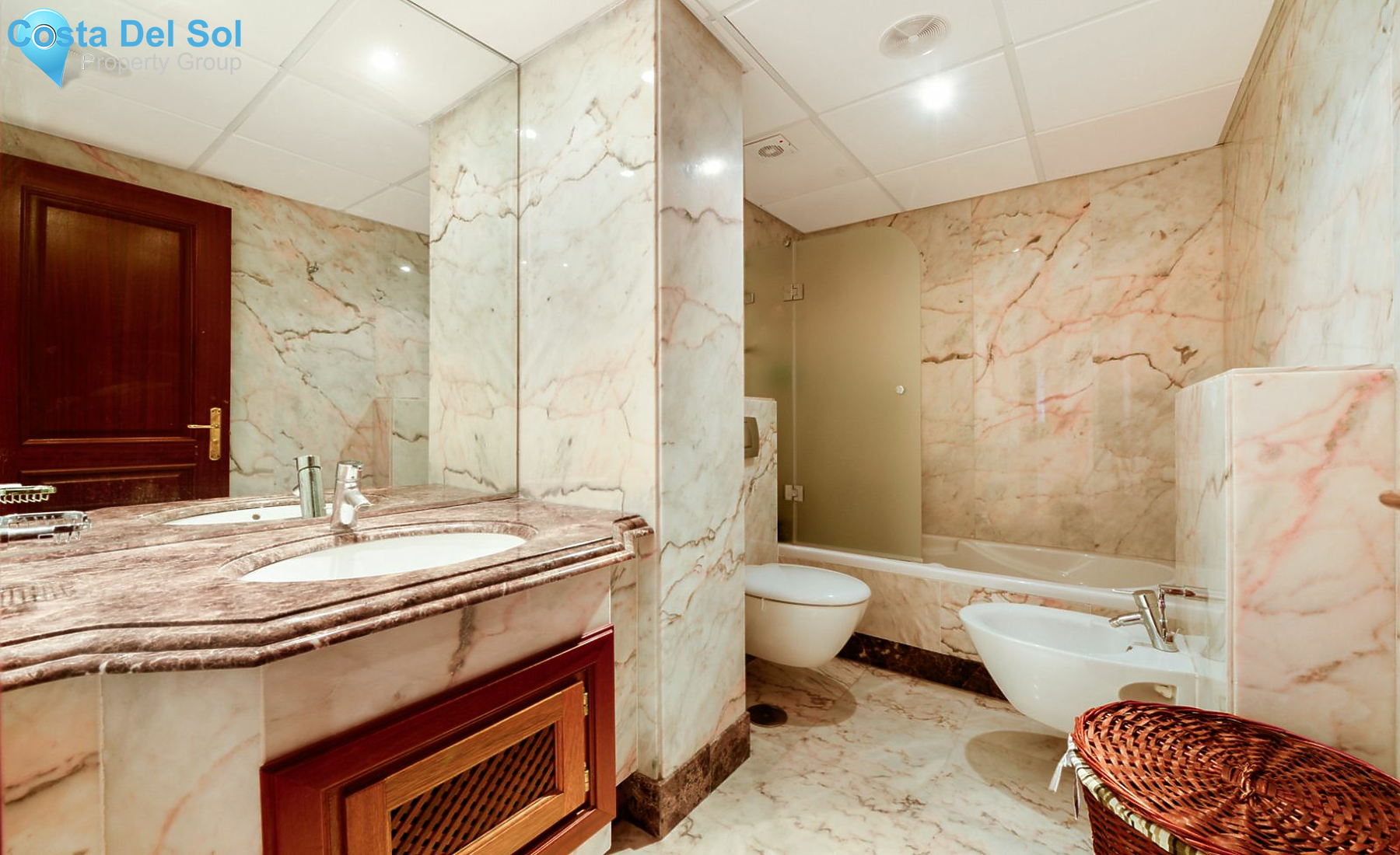 Middle Floor Apartment in New Golden Mile-1390360