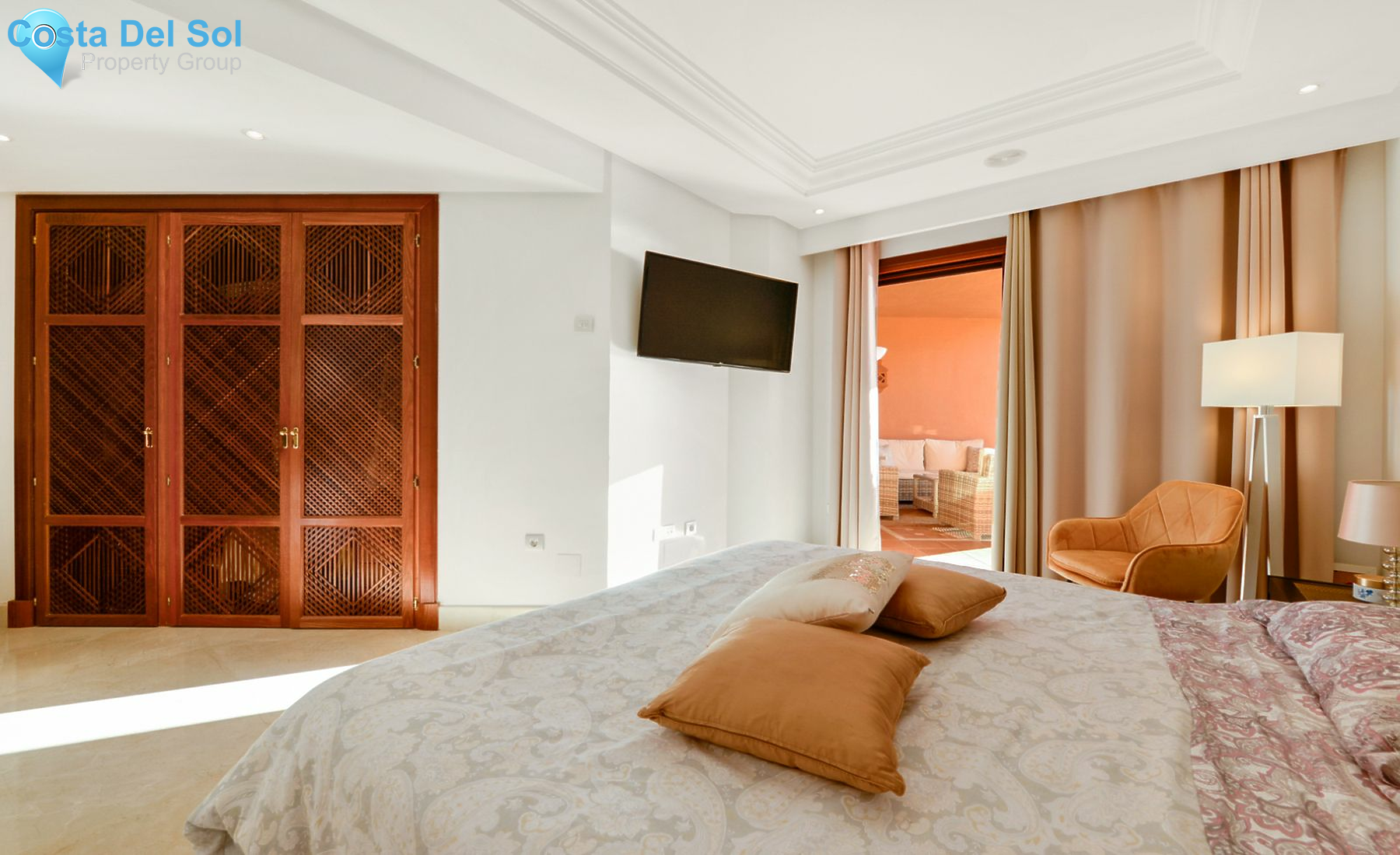 Middle Floor Apartment in New Golden Mile-1390358