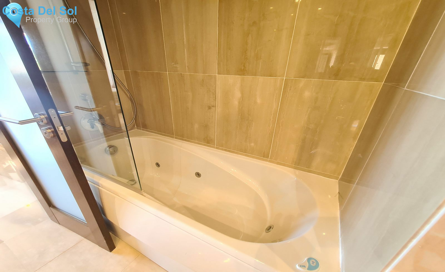 Middle Floor Apartment in New Golden Mile-1419372
