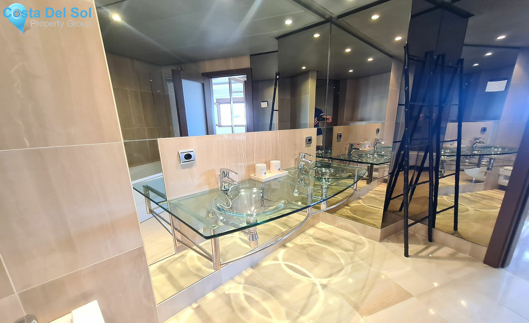 Middle Floor Apartment in New Golden Mile-1419373