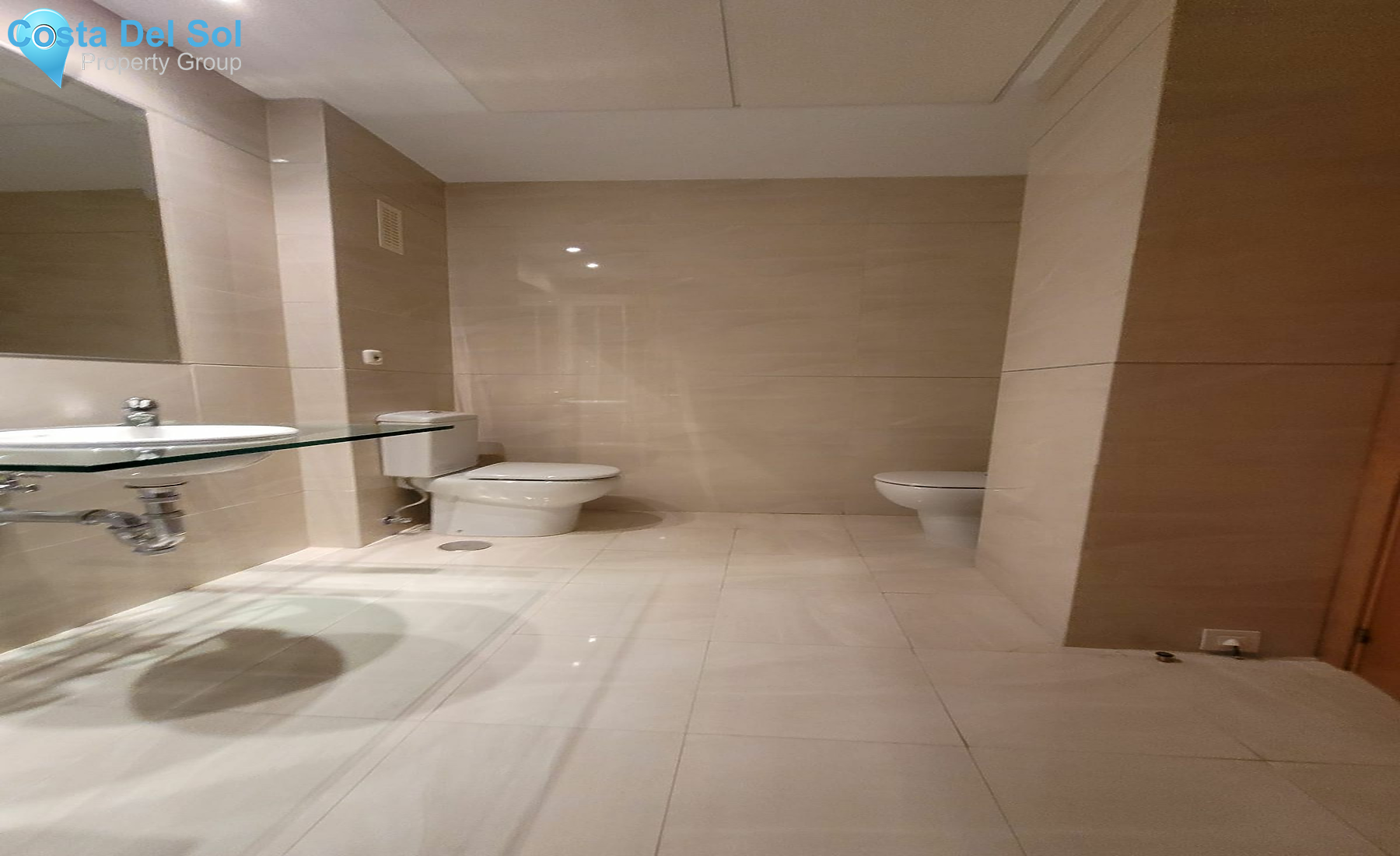 Middle Floor Apartment in New Golden Mile-1430552