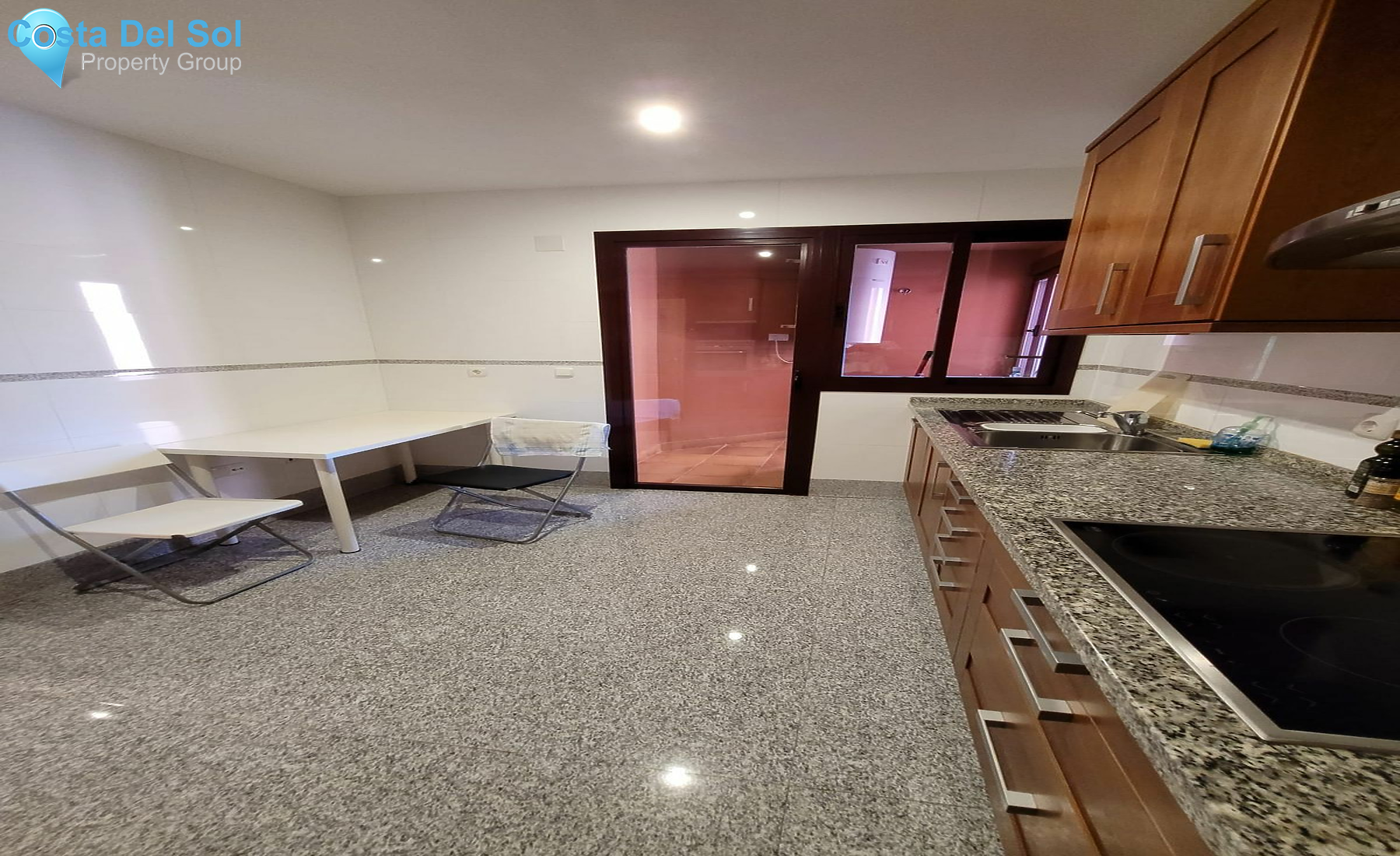 Middle Floor Apartment in New Golden Mile-1430553
