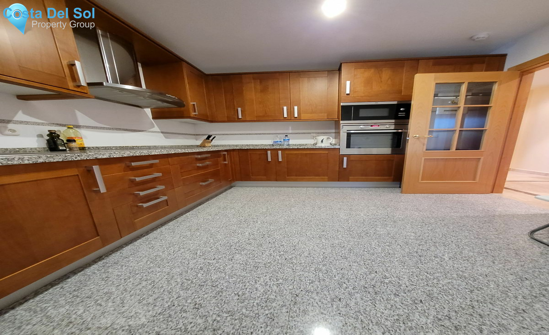 Middle Floor Apartment in New Golden Mile-1430554