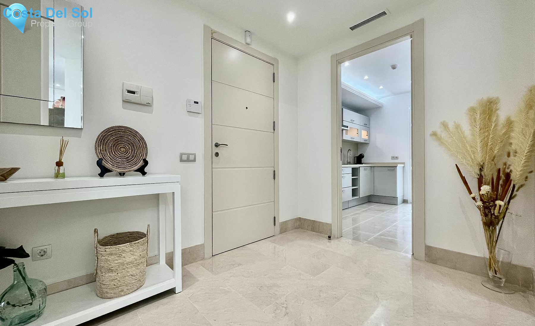 Middle Floor Apartment in New Golden Mile-1469723