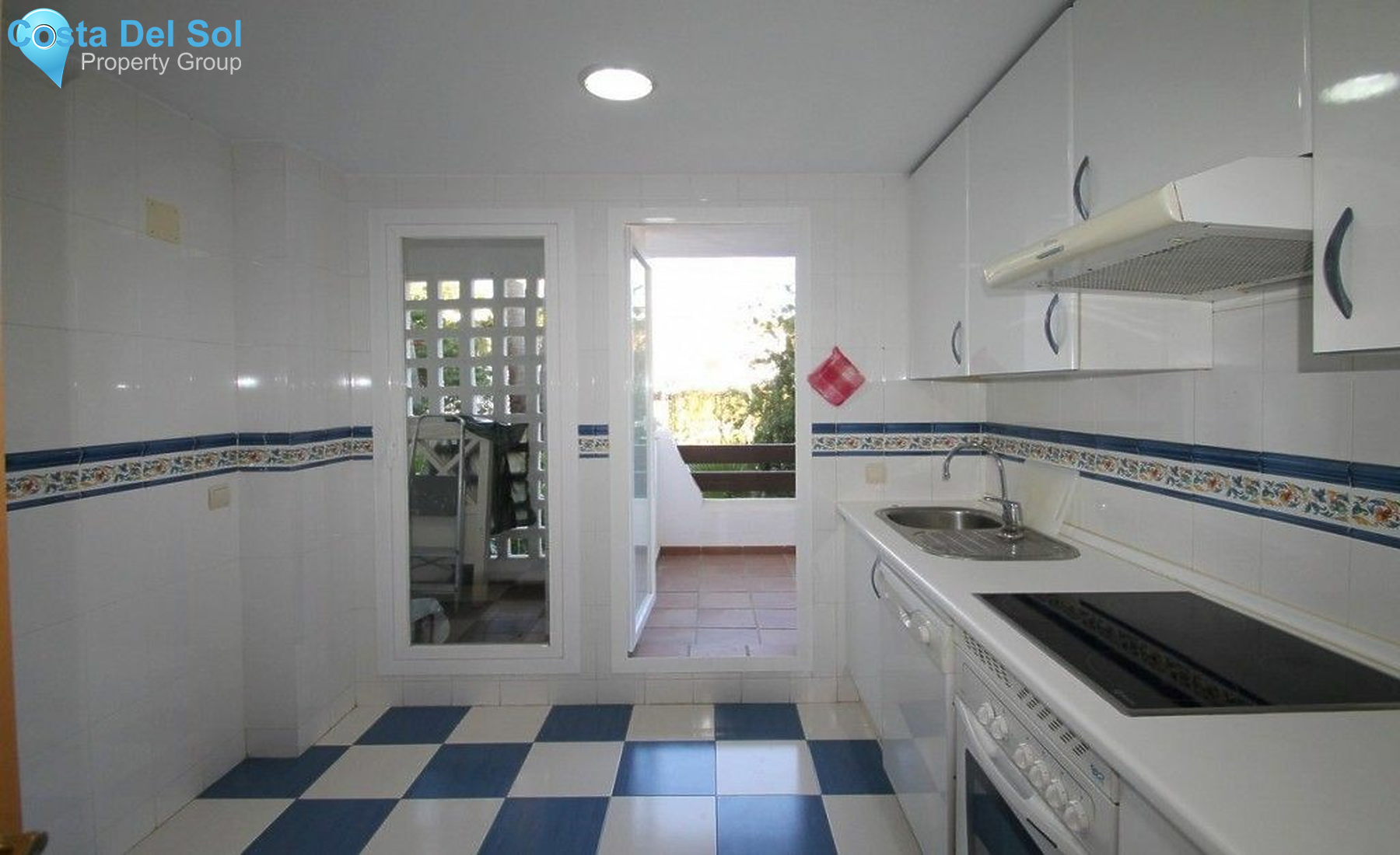 Middle Floor Apartment in New Golden Mile-1551510