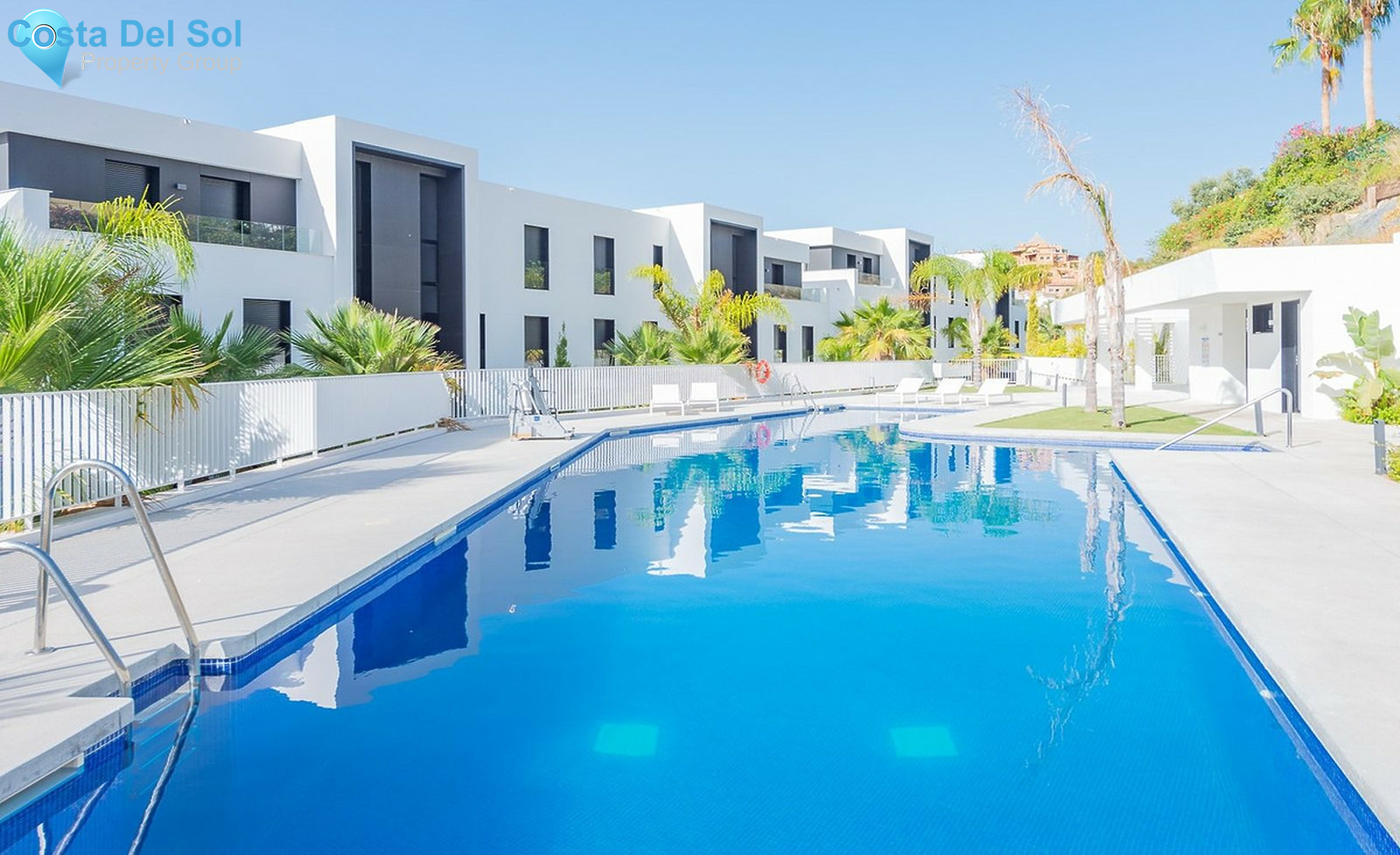 Middle Floor Apartment in Nueva Andalucía-1235938