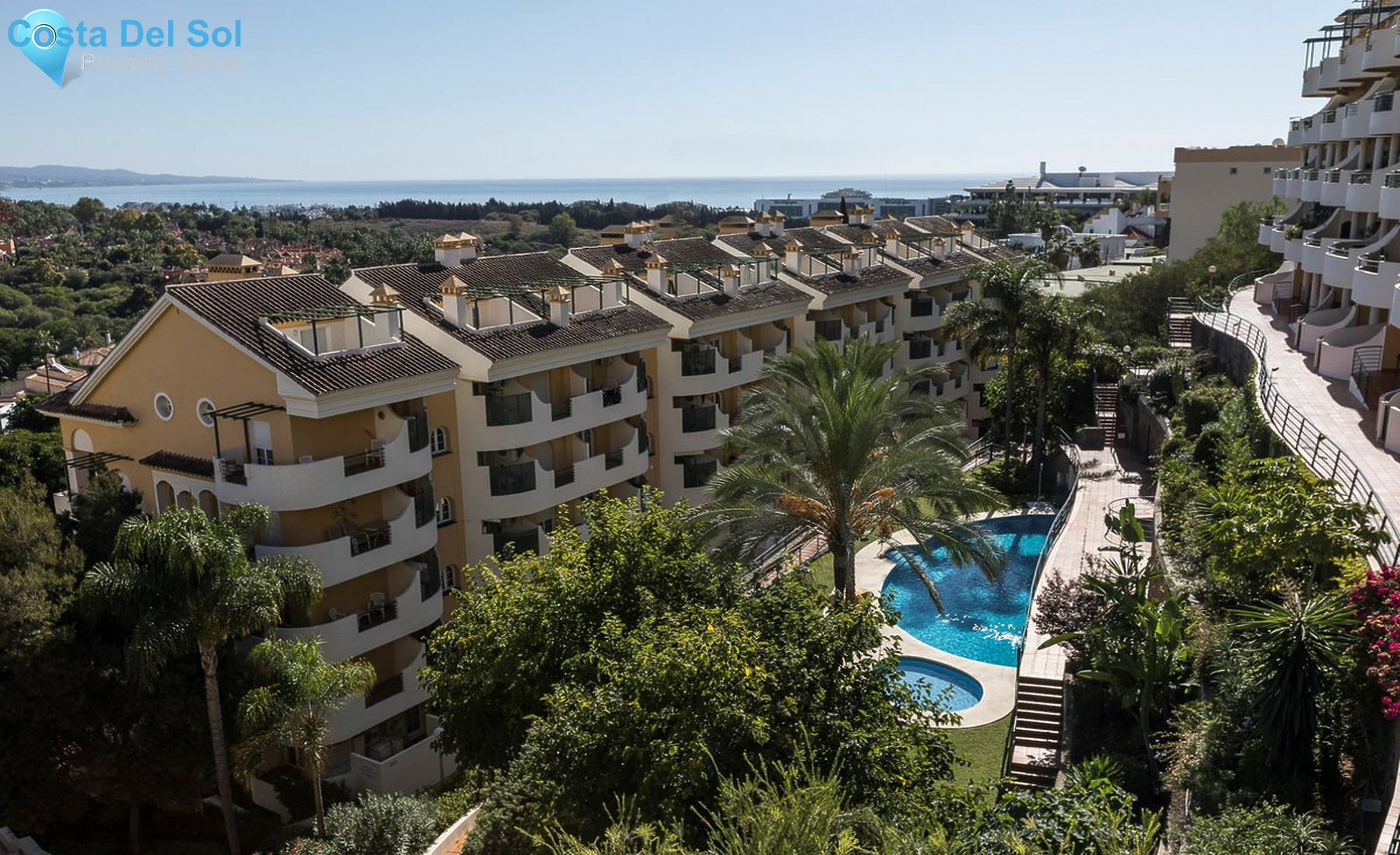 Middle Floor Apartment in Nueva Andalucía-1246259