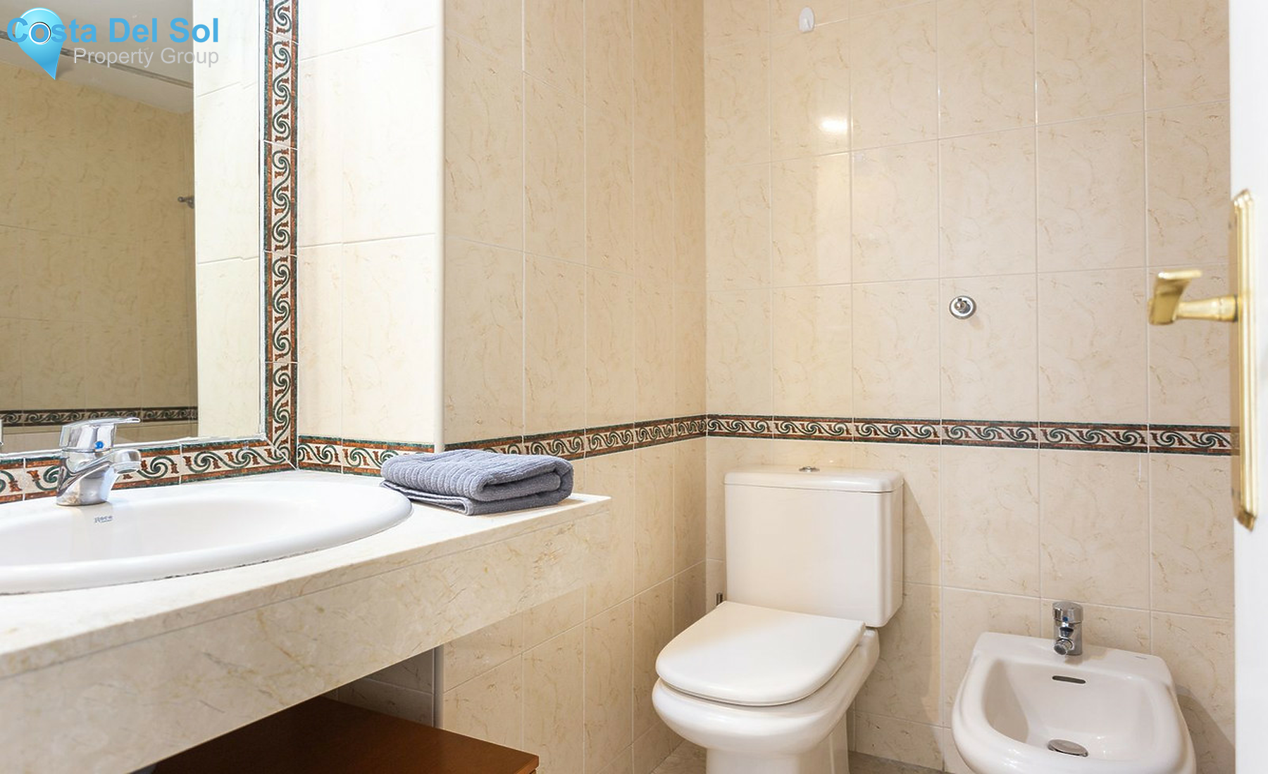 Middle Floor Apartment in Nueva Andalucía-1246252