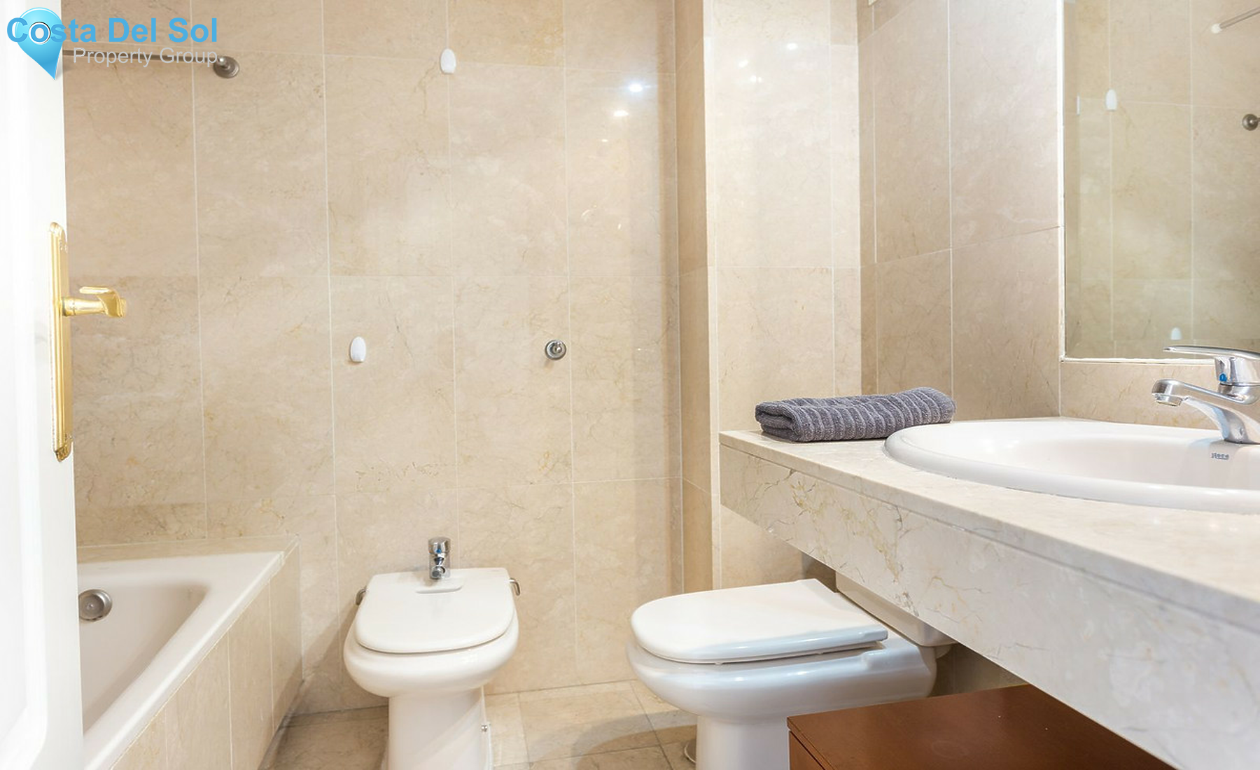 Middle Floor Apartment in Nueva Andalucía-1246254