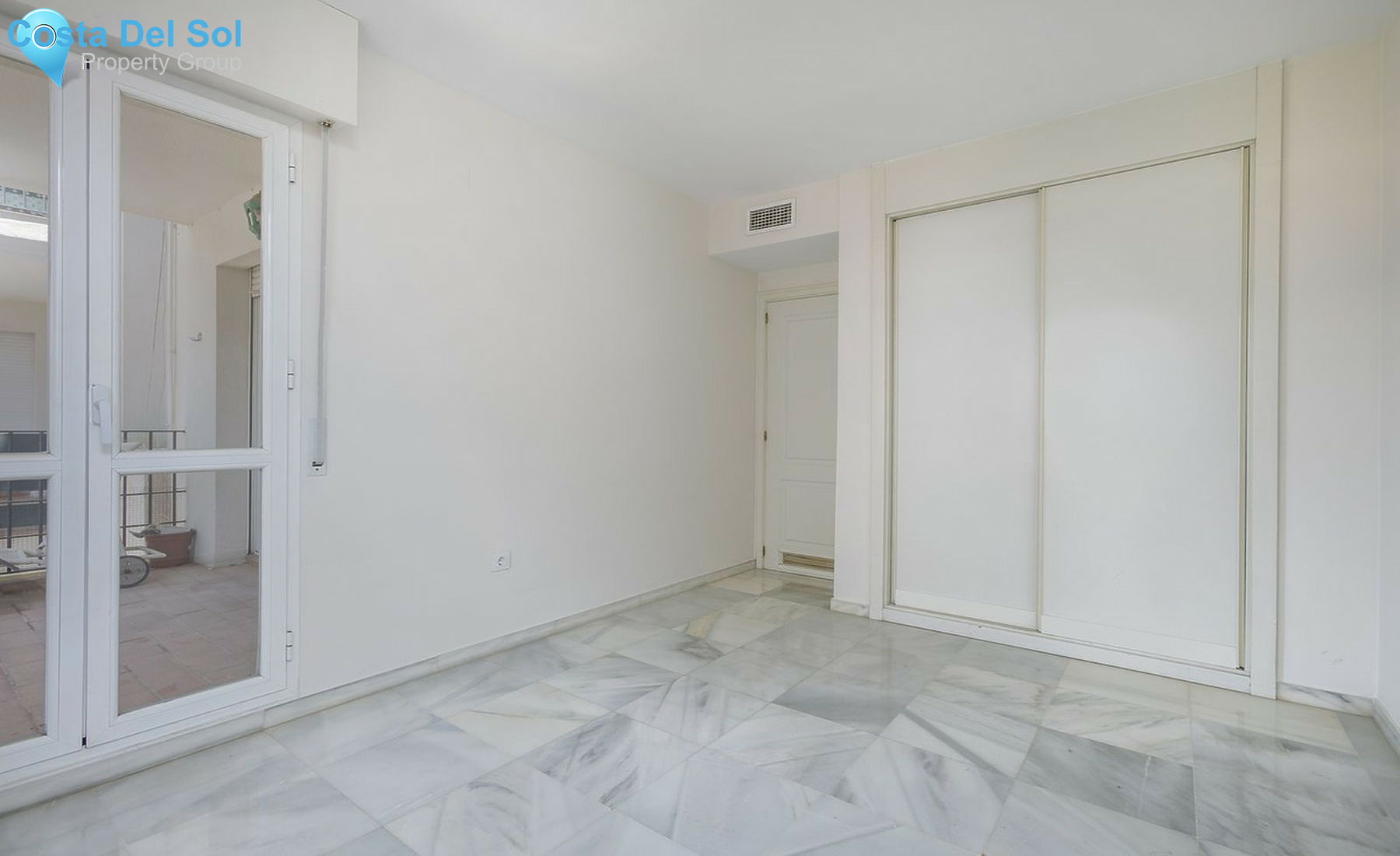 Middle Floor Apartment in Nueva Andalucía-1249030