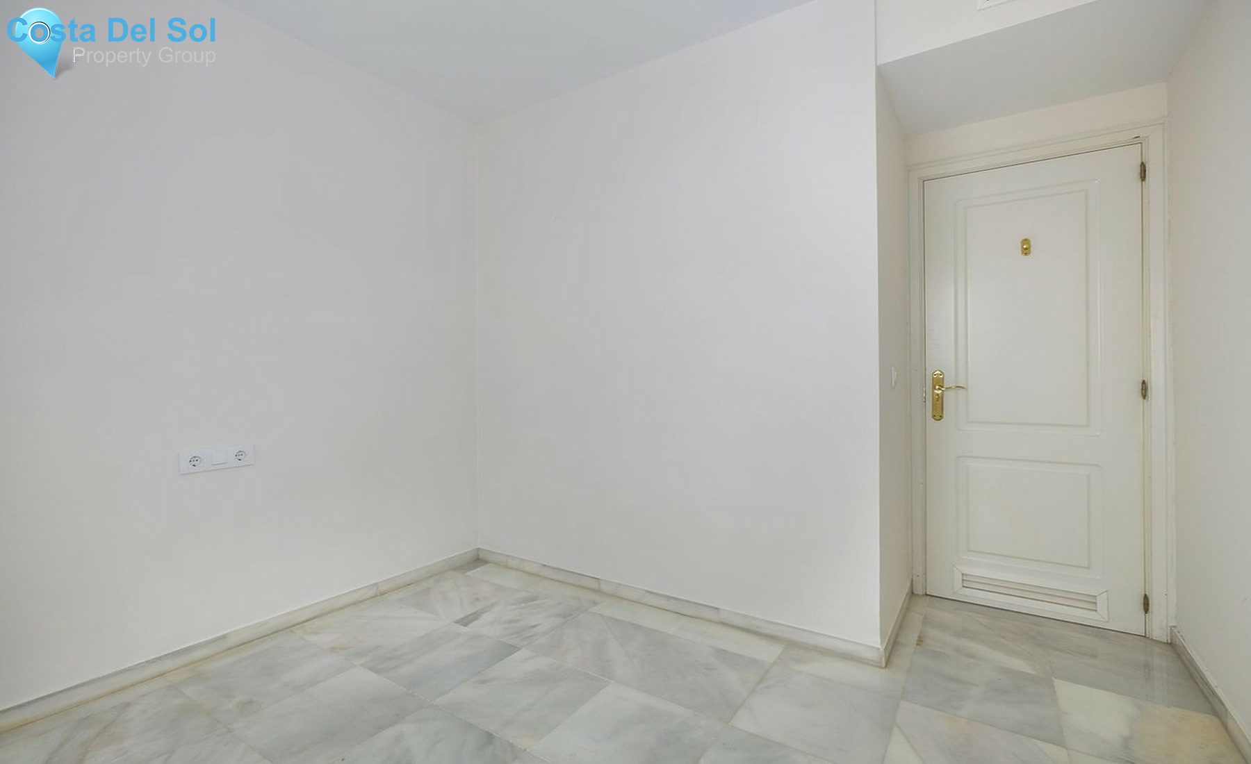 Middle Floor Apartment in Nueva Andalucía-1249036