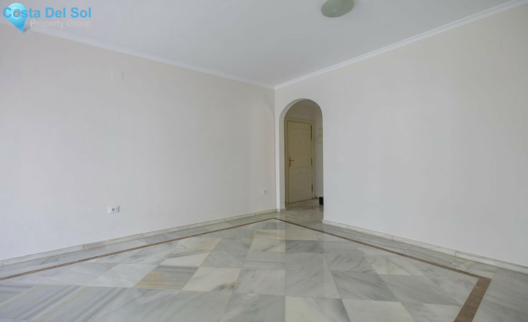 Middle Floor Apartment in Nueva Andalucía-1249039
