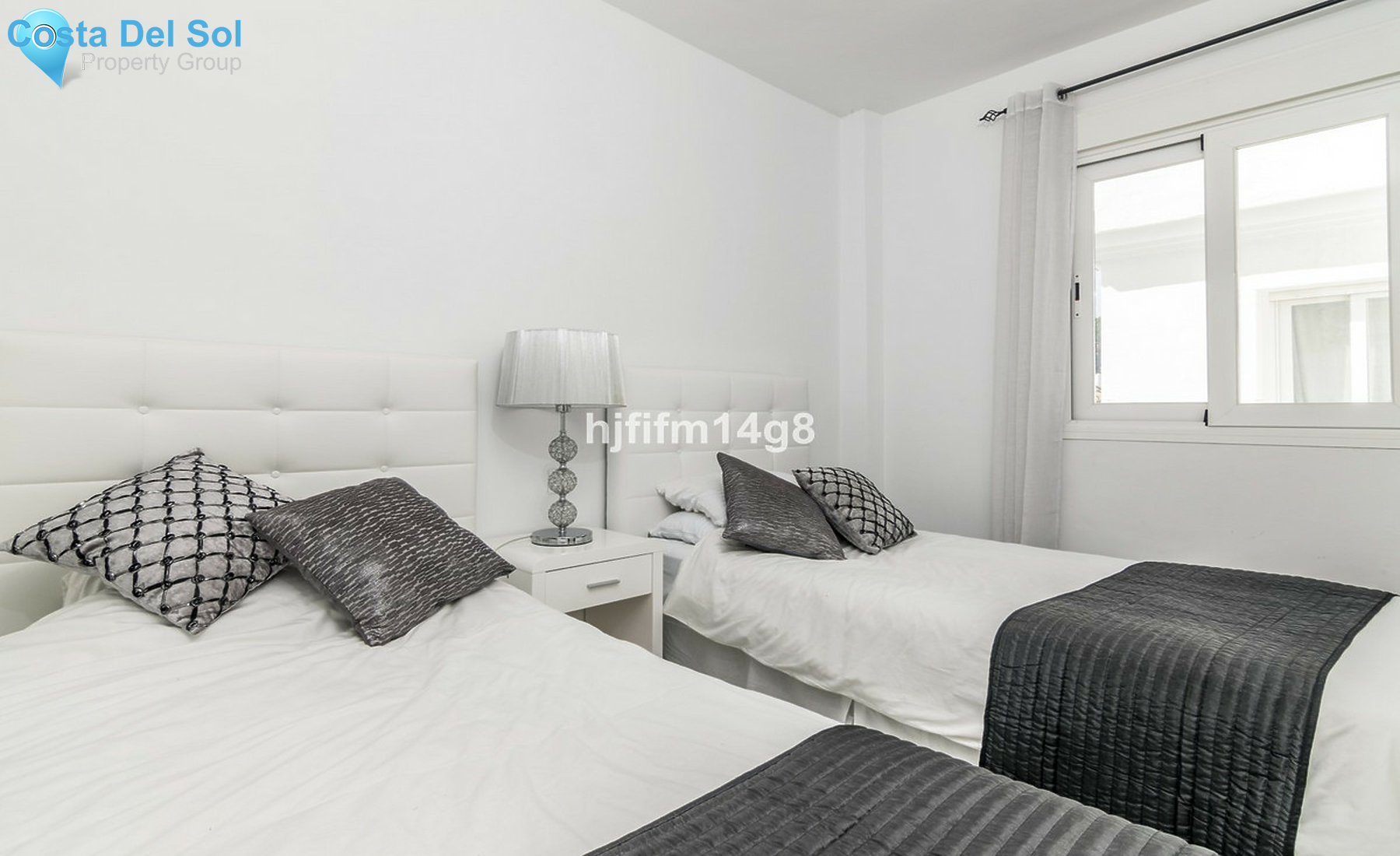 Middle Floor Apartment in Nueva Andalucía-1250841