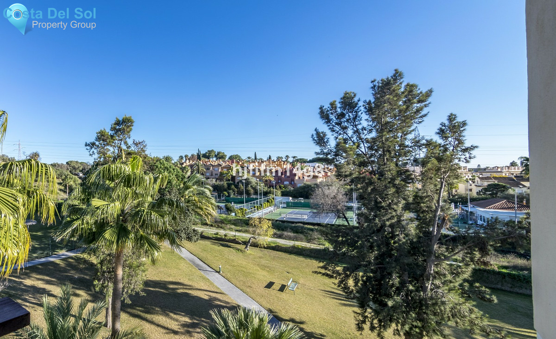 Middle Floor Apartment in Nueva Andalucía-1251102
