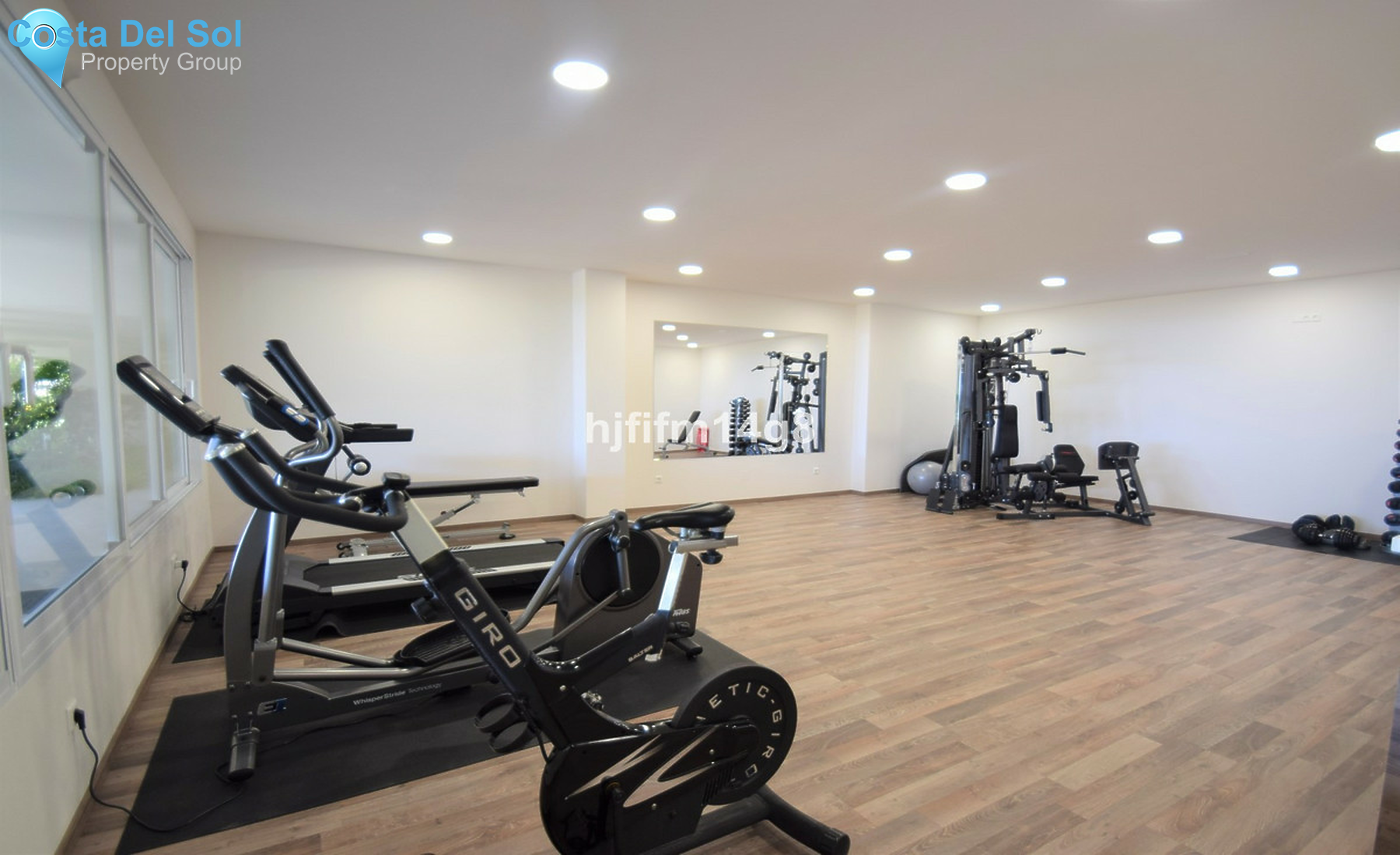 Middle Floor Apartment in Nueva Andalucía-1252267