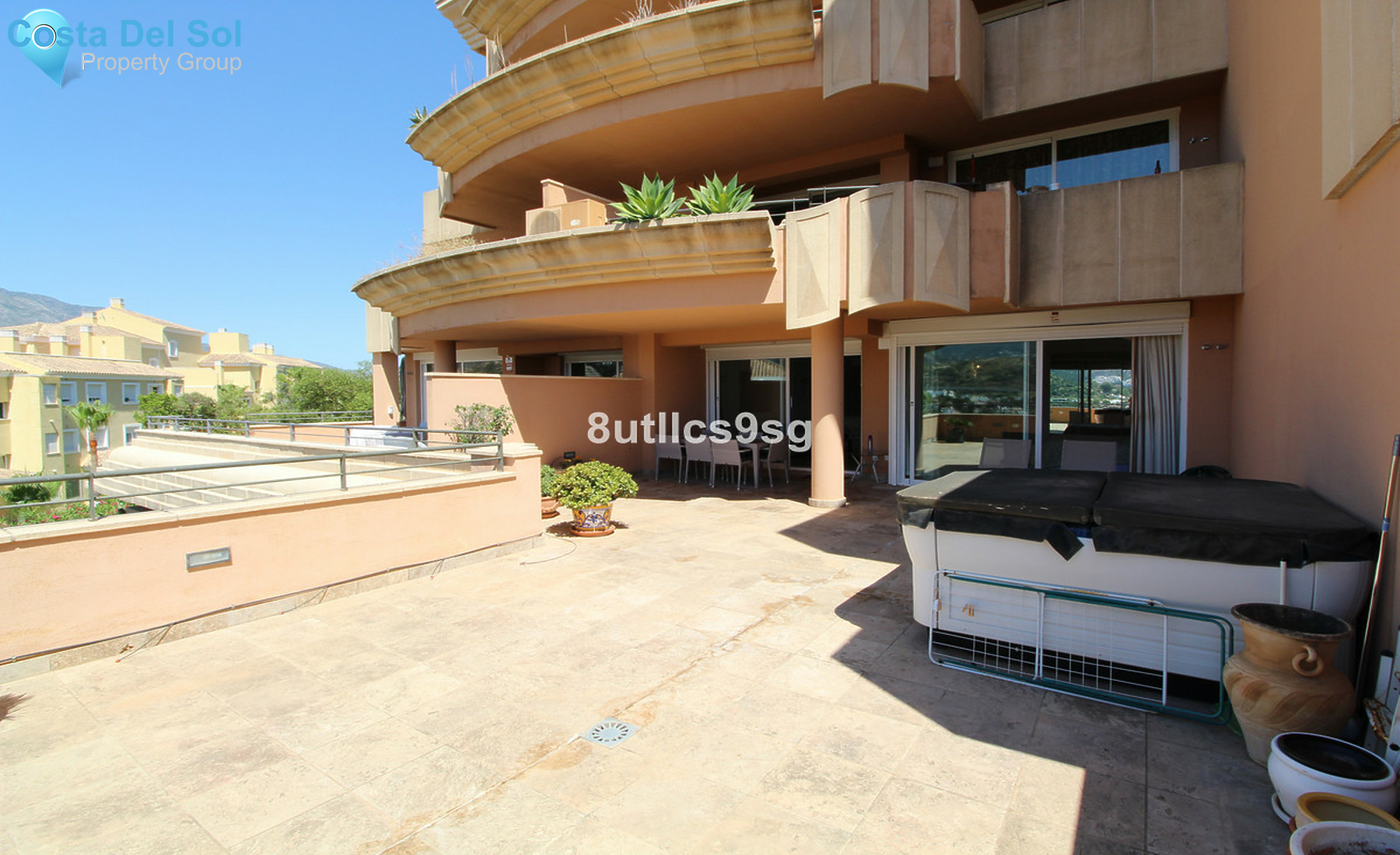 Middle Floor Apartment in Nueva Andalucía-1261283