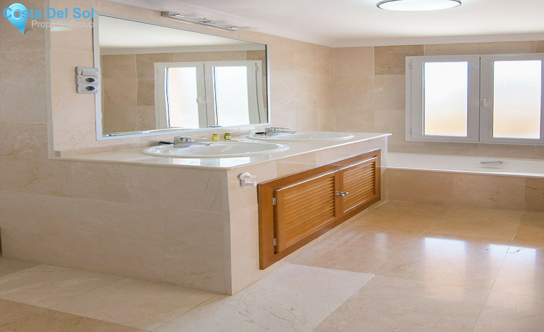 Middle Floor Apartment in Nueva Andalucía-1262786