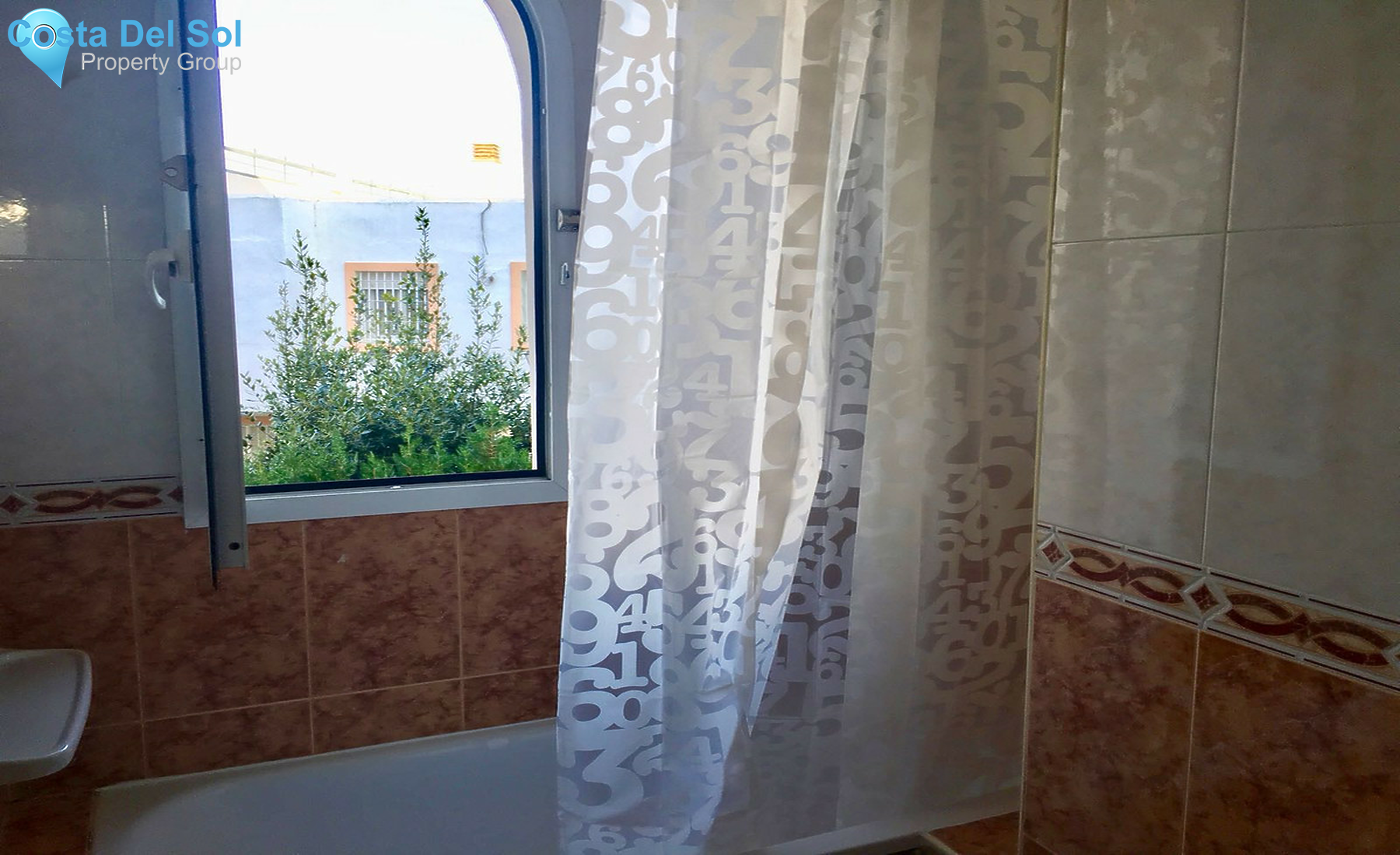 Middle Floor Apartment in Nueva Andalucía-1273895