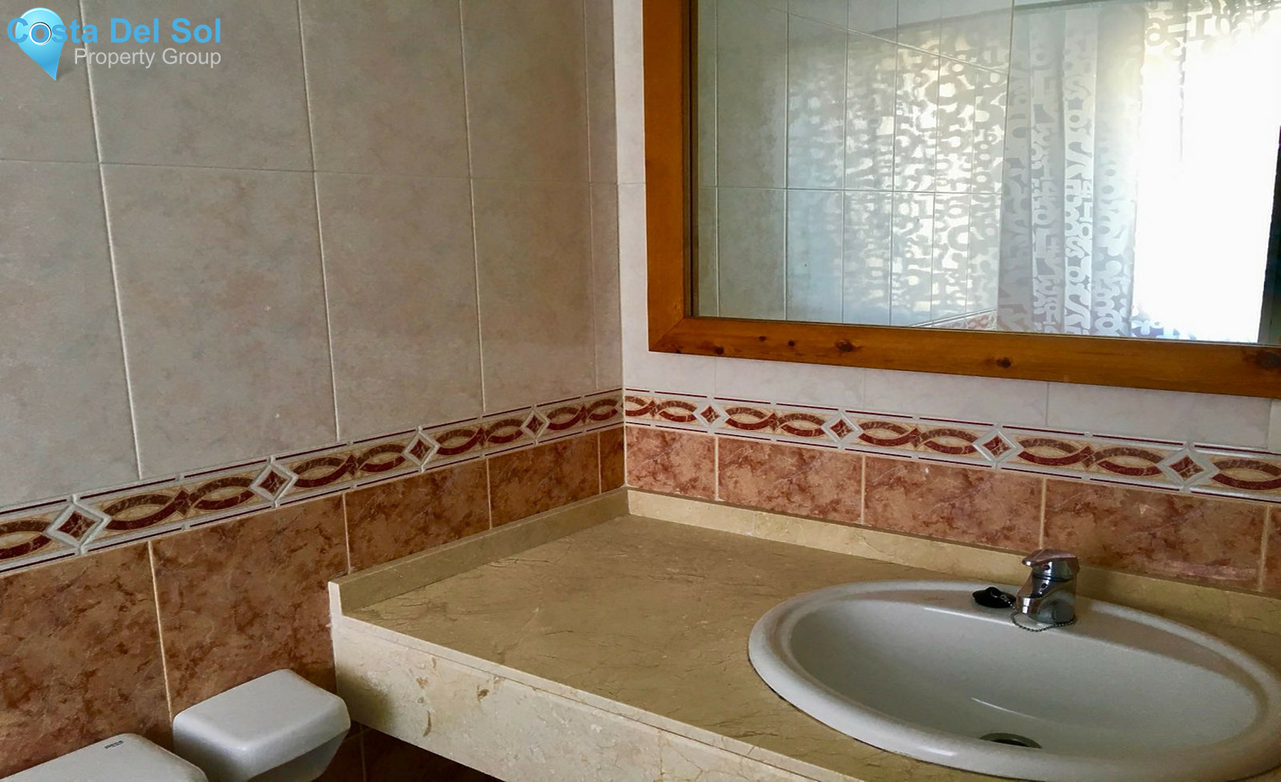 Middle Floor Apartment in Nueva Andalucía-1273905