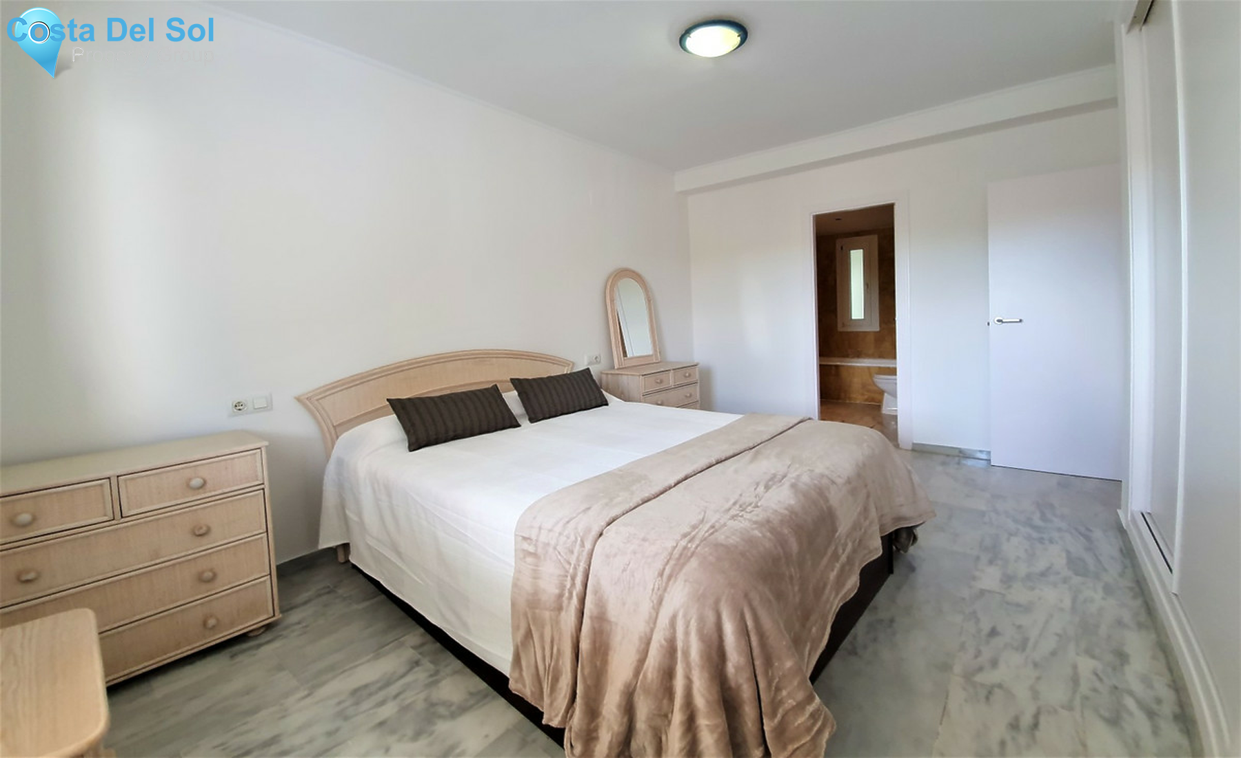 Middle Floor Apartment in Nueva Andalucía-1278649