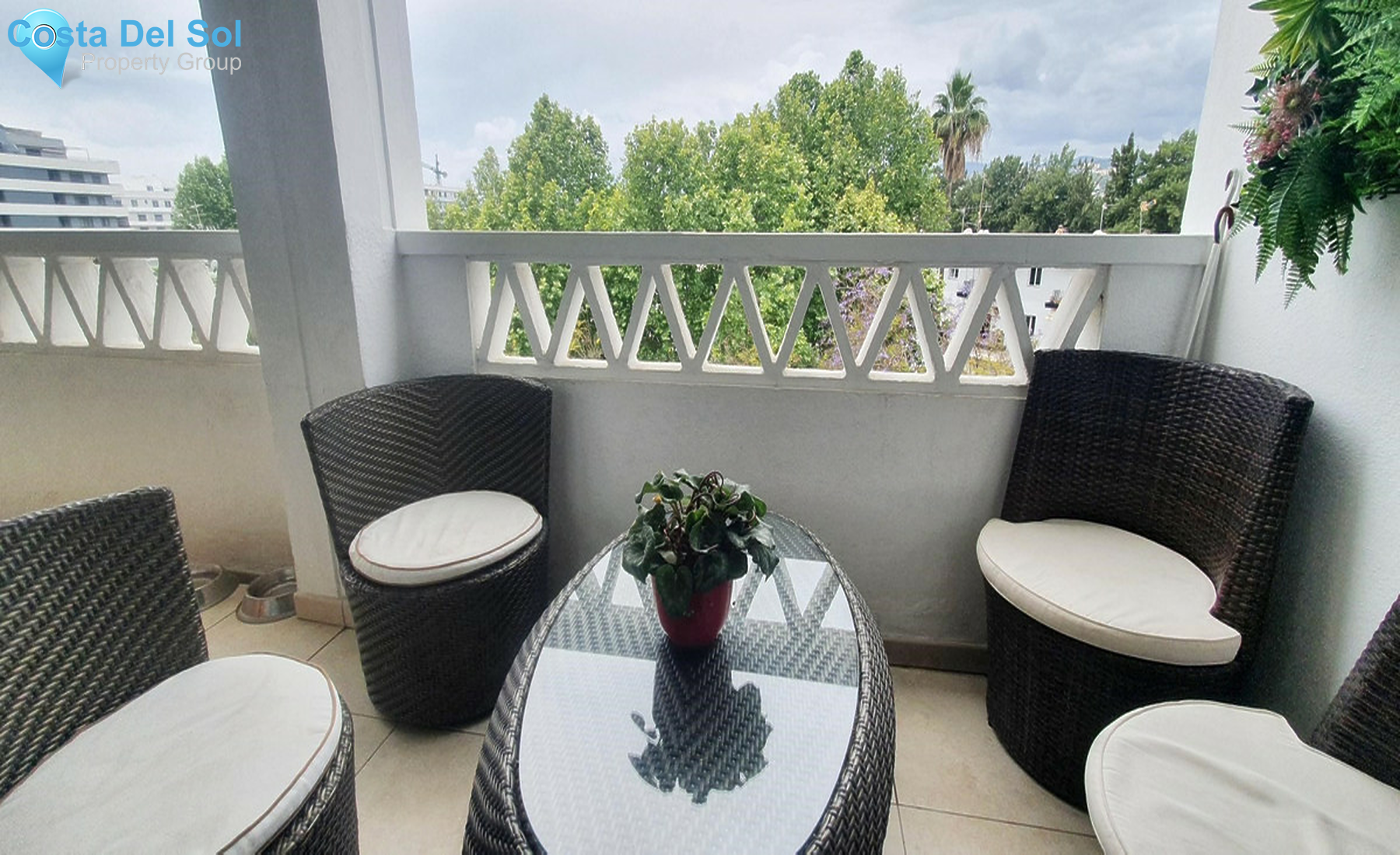 Middle Floor Apartment in Nueva Andalucía-1292228