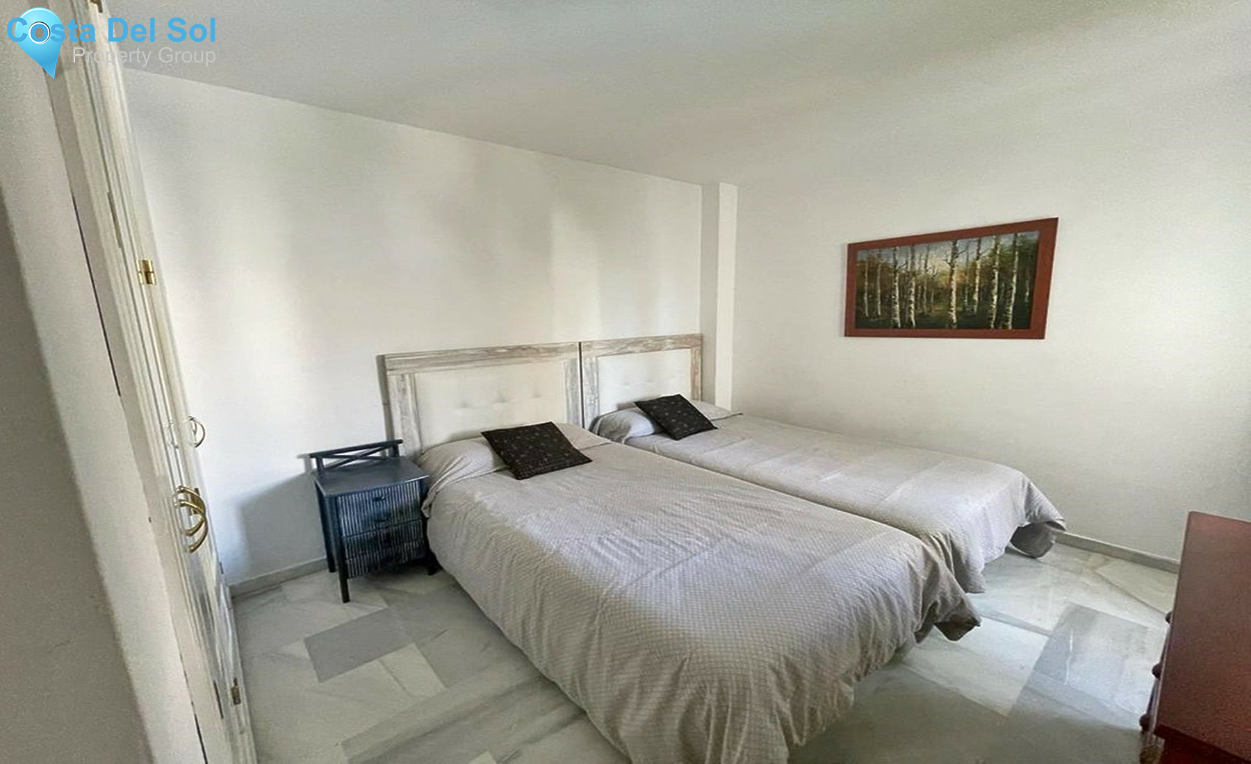 Middle Floor Apartment in Nueva Andalucía-1299306