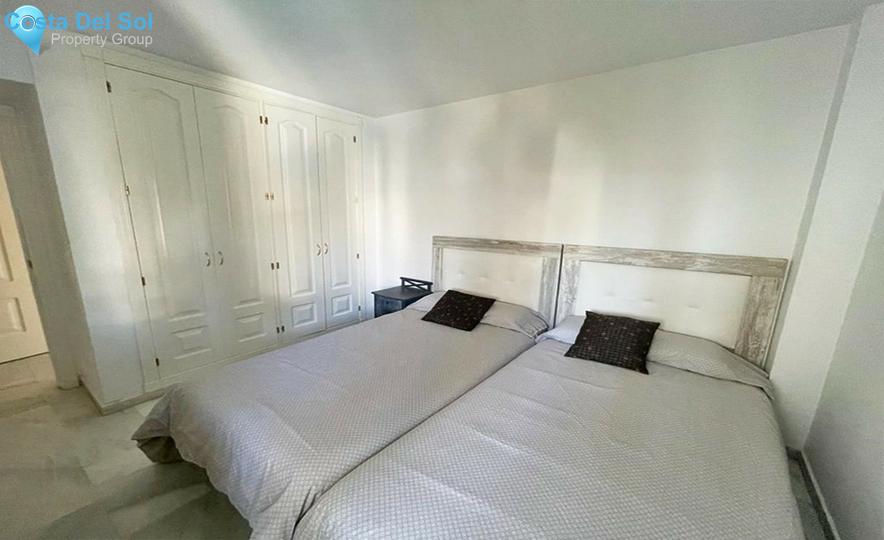 Middle Floor Apartment in Nueva Andalucía-1299308