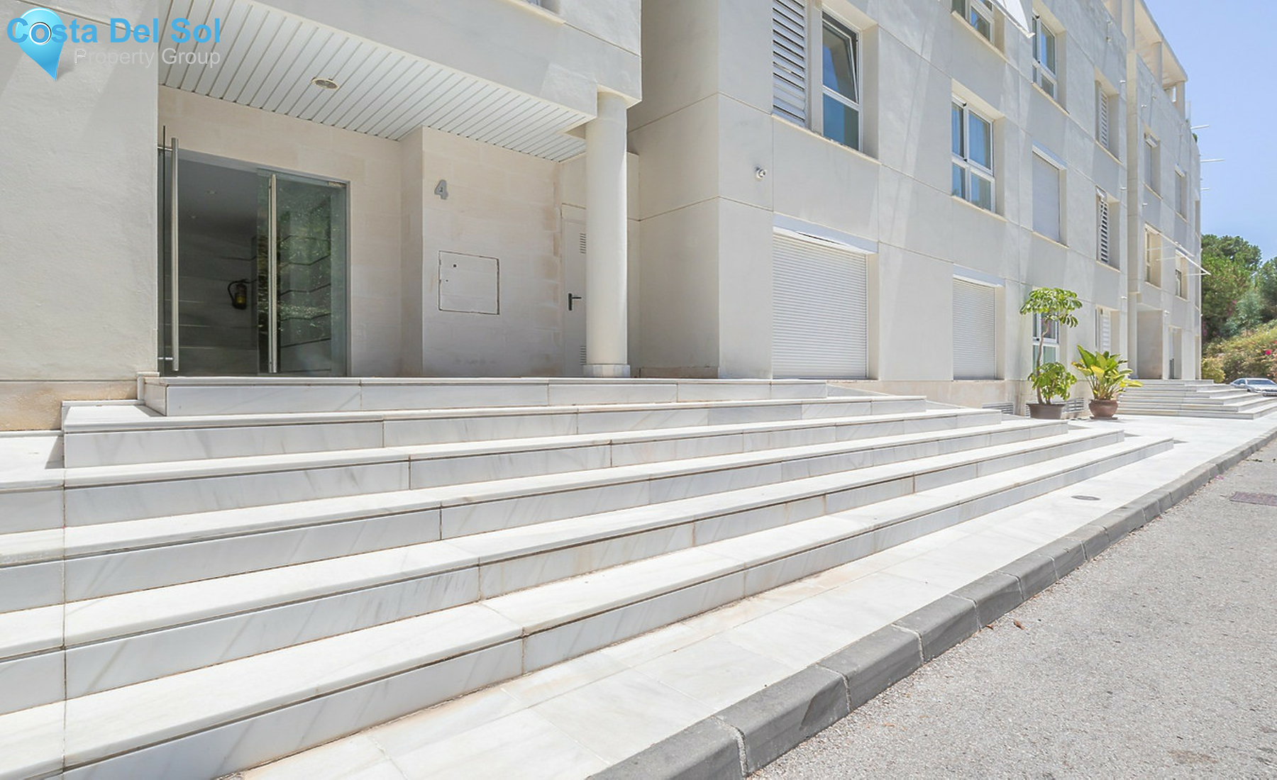 Middle Floor Apartment in Nueva Andalucía-1332864