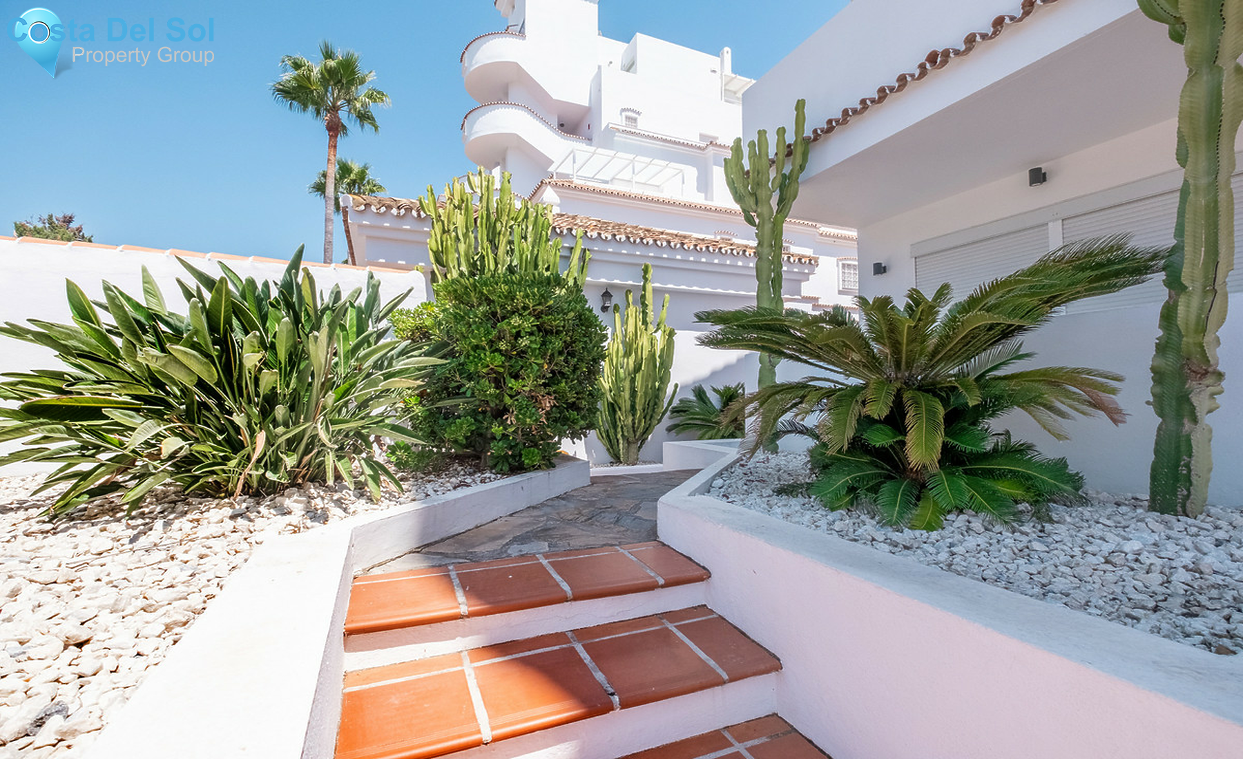 Middle Floor Apartment in Nueva Andalucía-1332954