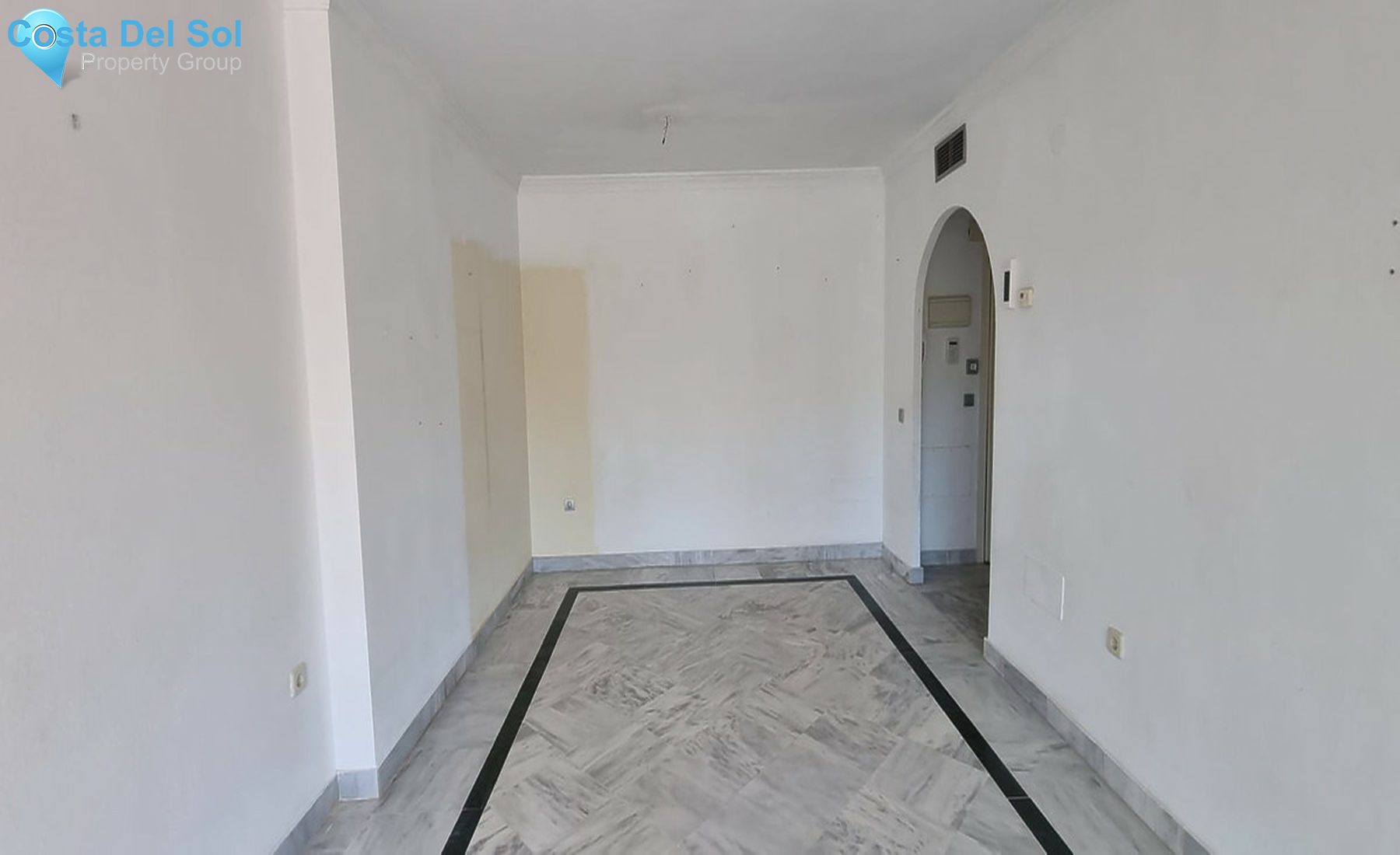 Middle Floor Apartment in Nueva Andalucía-1351750