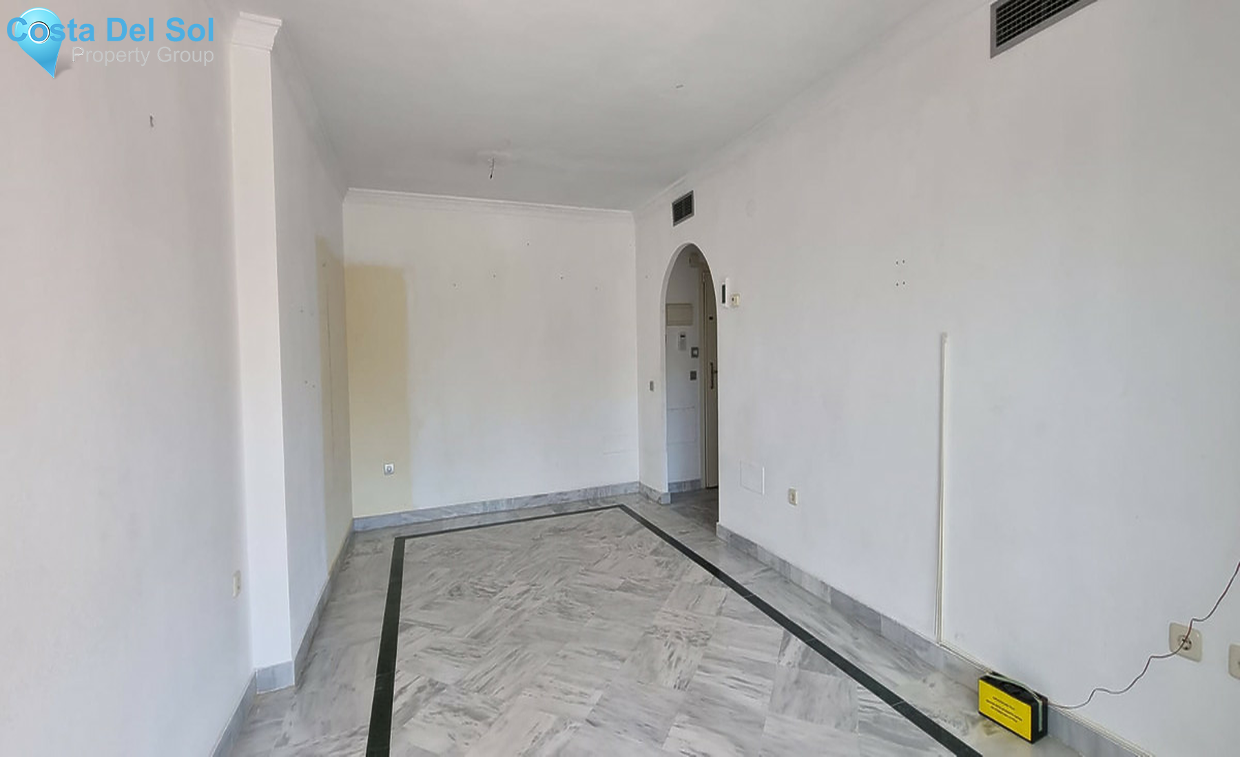 Middle Floor Apartment in Nueva Andalucía-1351751